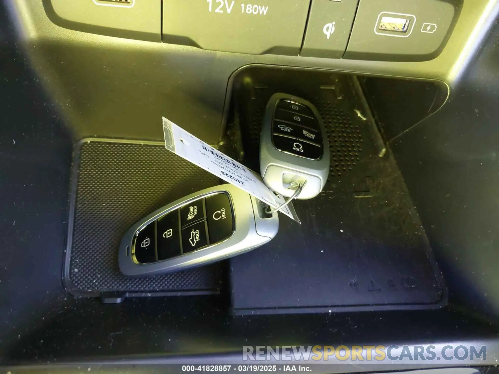 11 Photograph of a damaged car 5NTJDDAF0RH100197 HYUNDAI SANTA CRUZ 2024