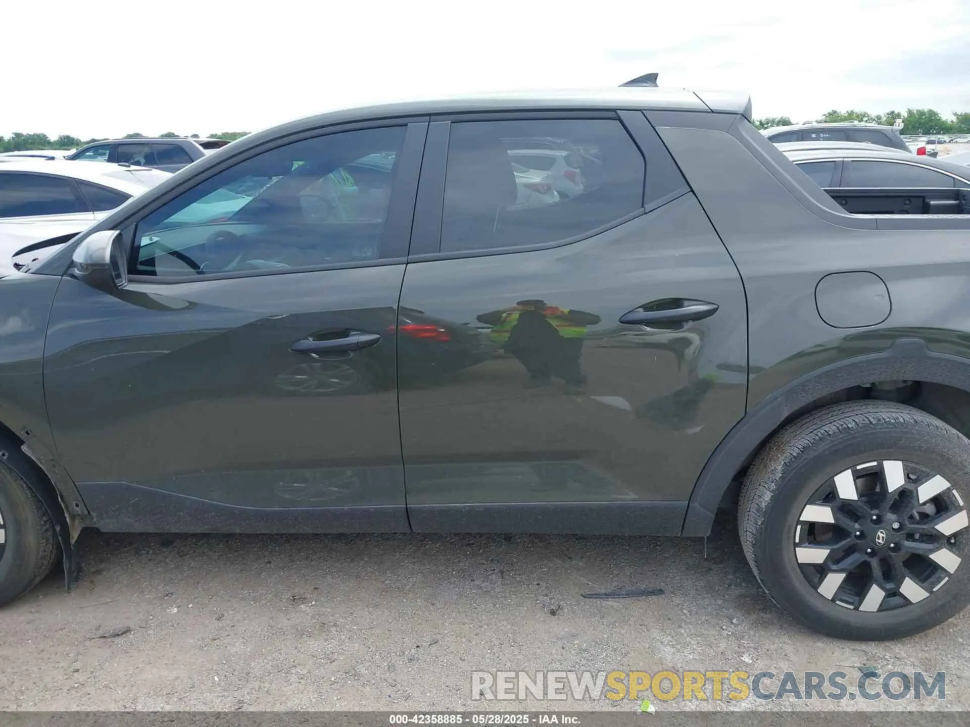 14 Photograph of a damaged car 5NTJA4DE0SH130835 HYUNDAI SANTA CRUZ 2025