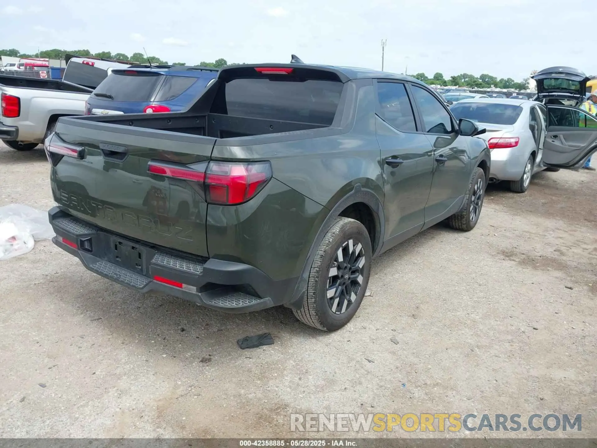 4 Photograph of a damaged car 5NTJA4DE0SH130835 HYUNDAI SANTA CRUZ 2025