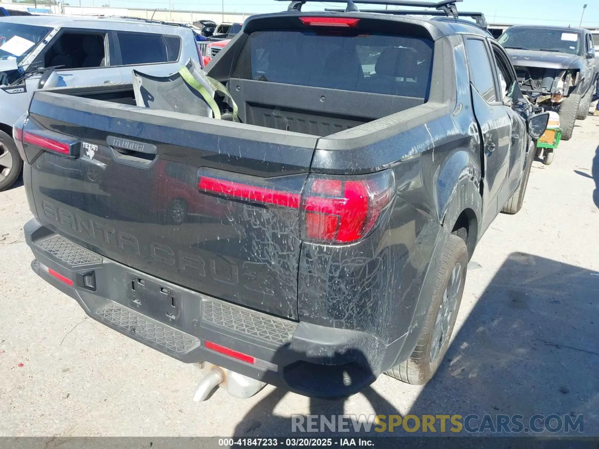 4 Photograph of a damaged car 5NTJB4DEXSH126191 HYUNDAI SANTA CRUZ 2025