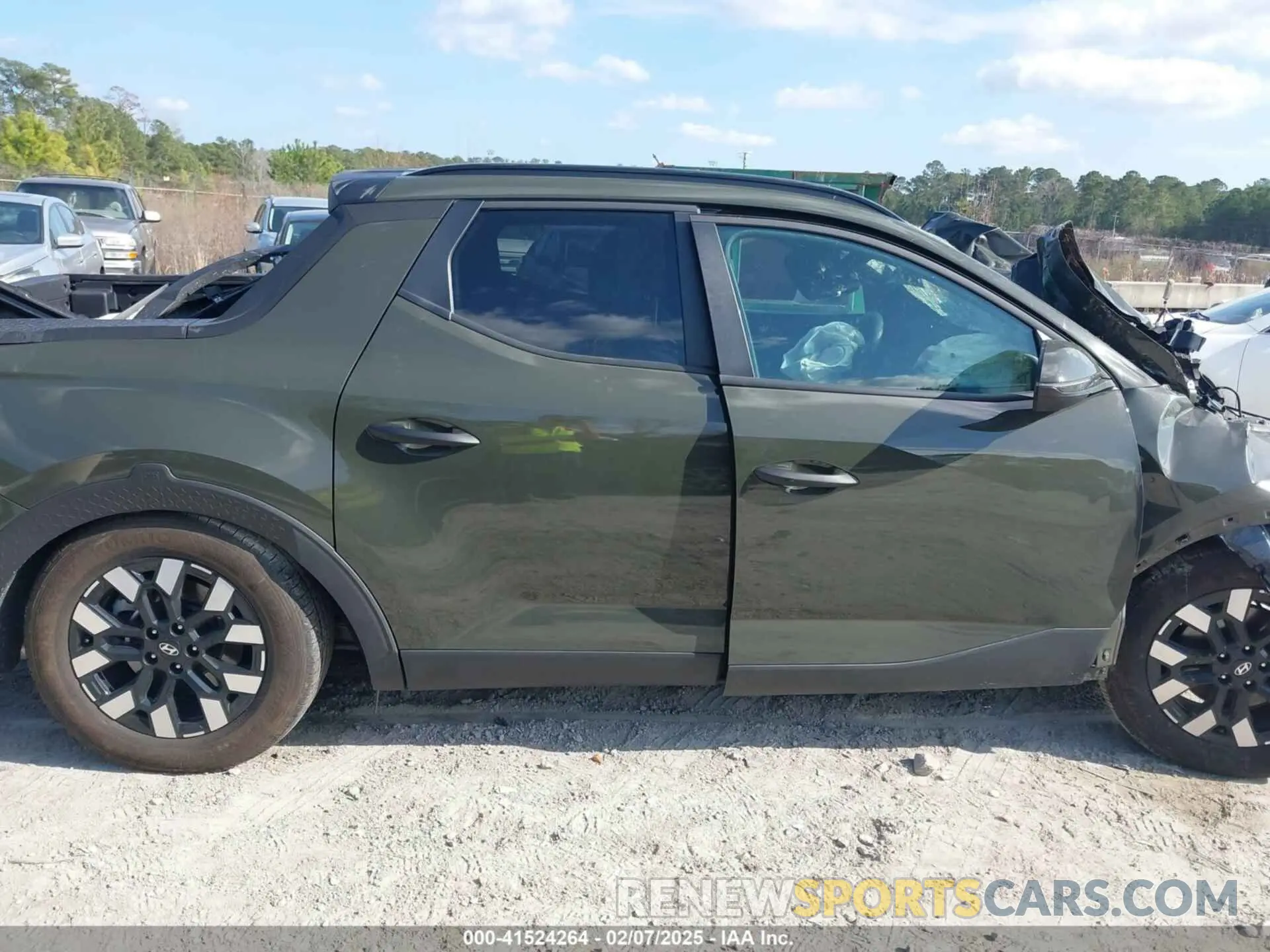 13 Photograph of a damaged car 5NTJBDDE4SH129880 HYUNDAI SANTA CRUZ 2025