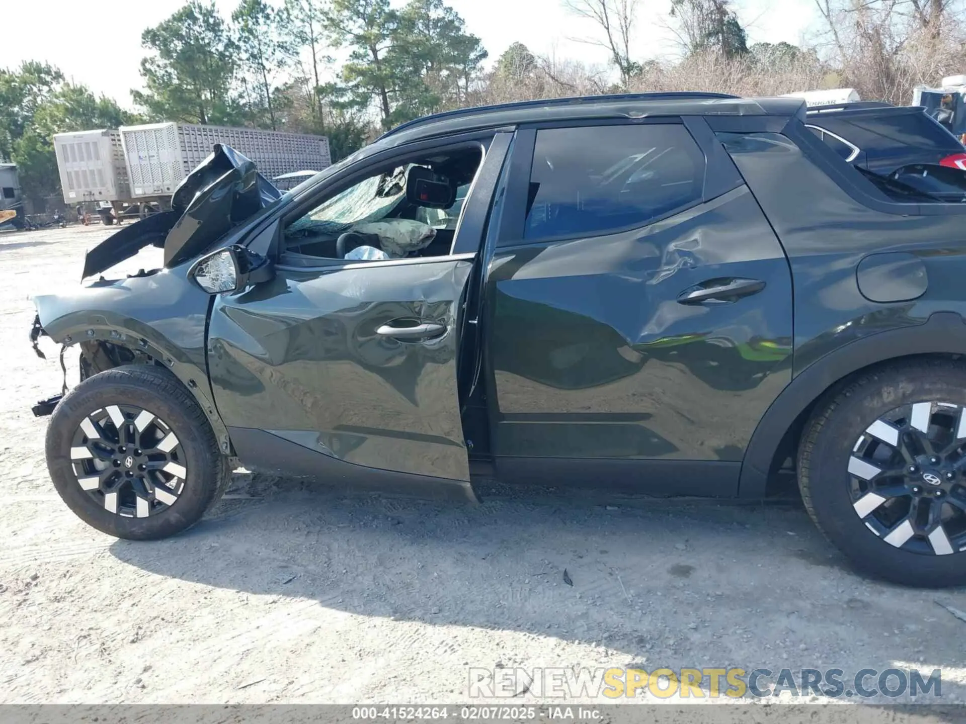14 Photograph of a damaged car 5NTJBDDE4SH129880 HYUNDAI SANTA CRUZ 2025