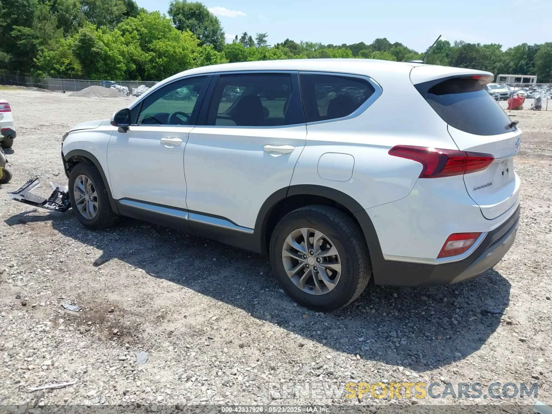 3 Photograph of a damaged car 5NMS23AD0KH013811 HYUNDAI SANTA FE 2019