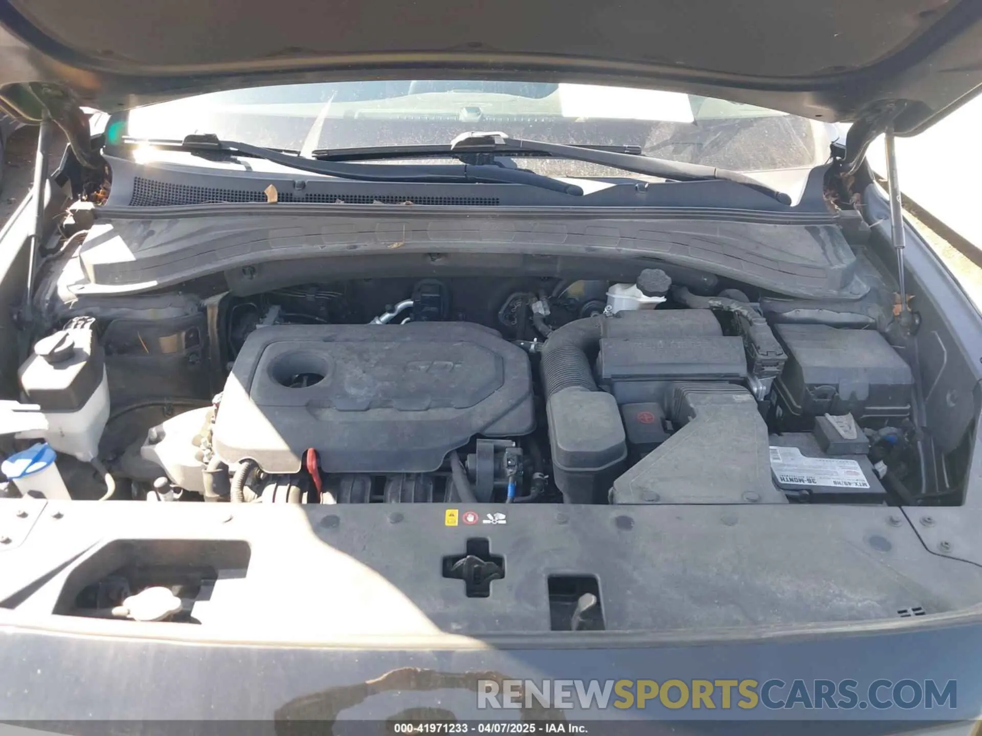10 Photograph of a damaged car 5NMS23AD0KH023450 HYUNDAI SANTA FE 2019