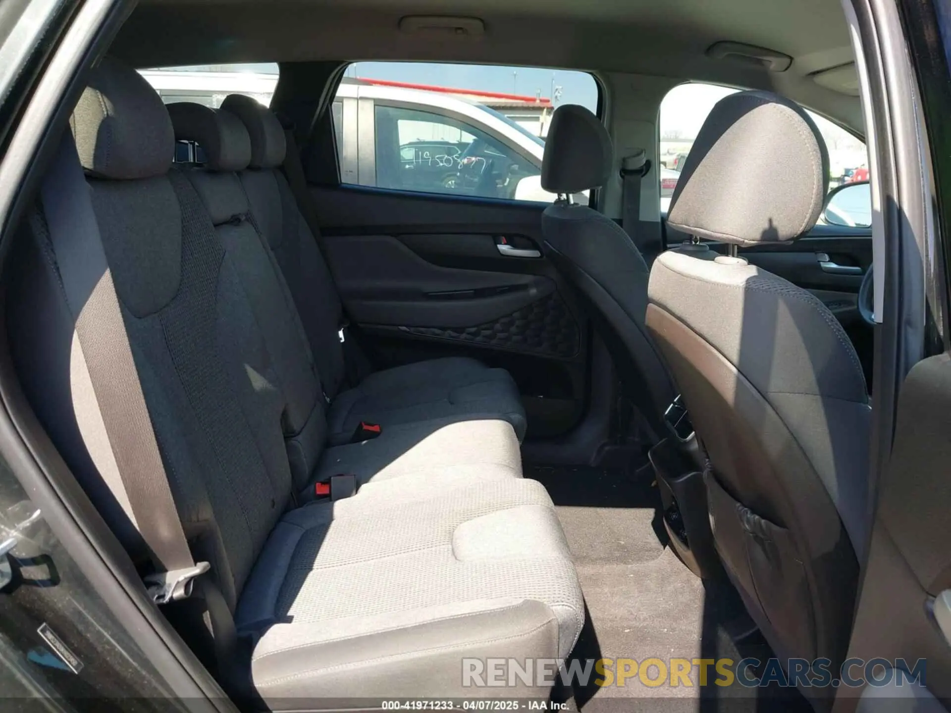 8 Photograph of a damaged car 5NMS23AD0KH023450 HYUNDAI SANTA FE 2019