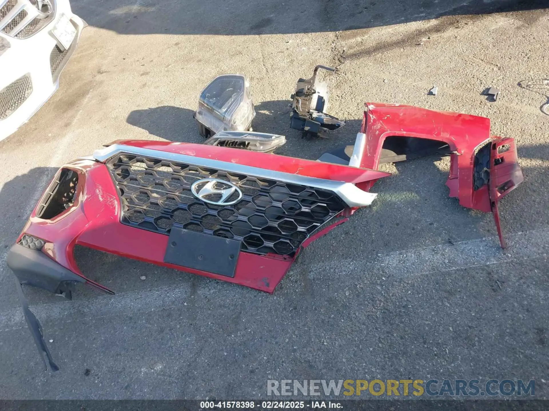 12 Photograph of a damaged car 5NMS23AD0KH073670 HYUNDAI SANTA FE 2019