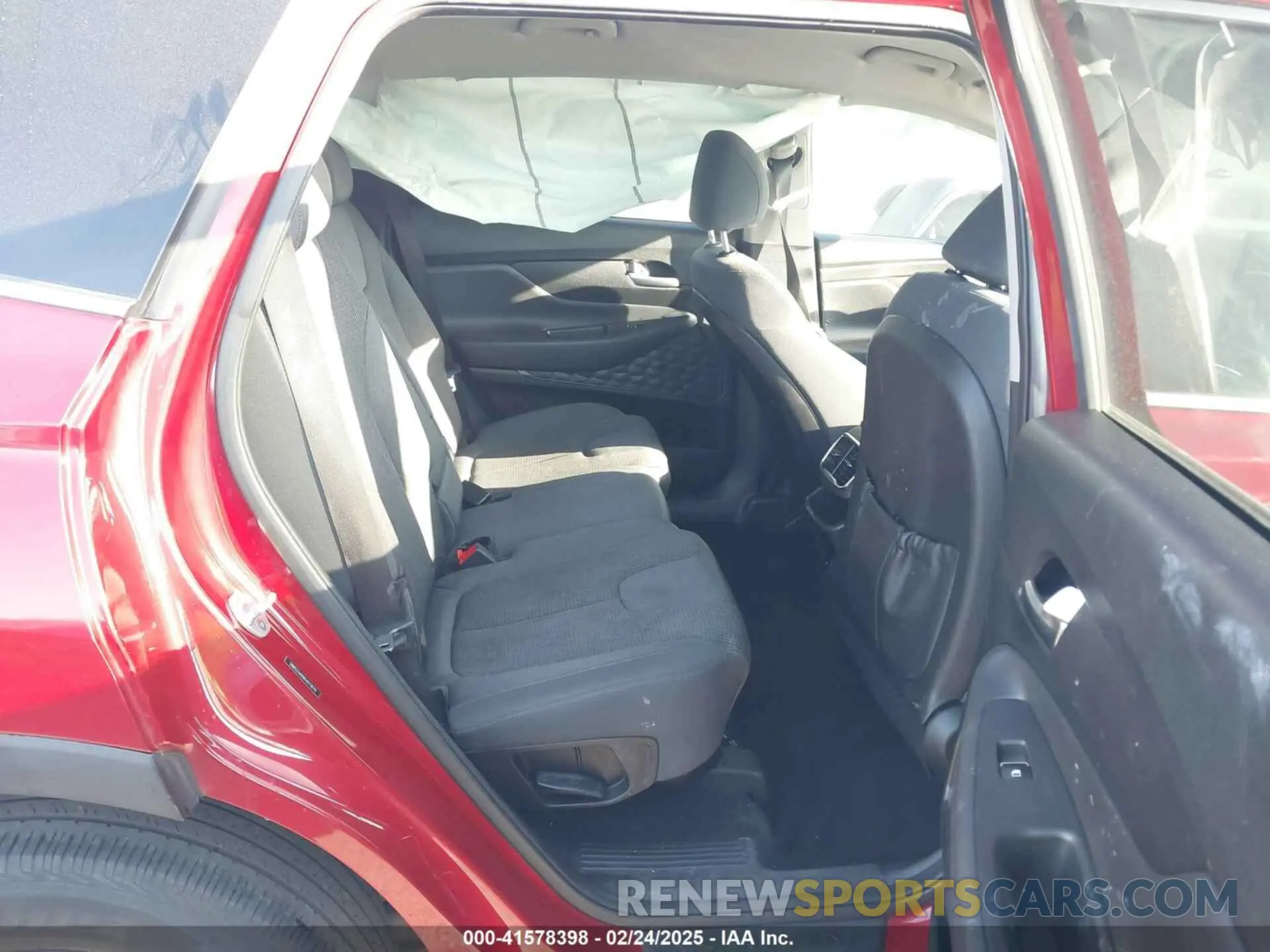 8 Photograph of a damaged car 5NMS23AD0KH073670 HYUNDAI SANTA FE 2019