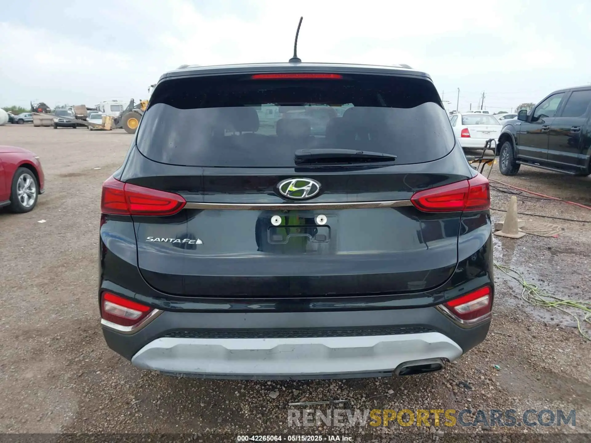 16 Photograph of a damaged car 5NMS23AD0KH122236 HYUNDAI SANTA FE 2019