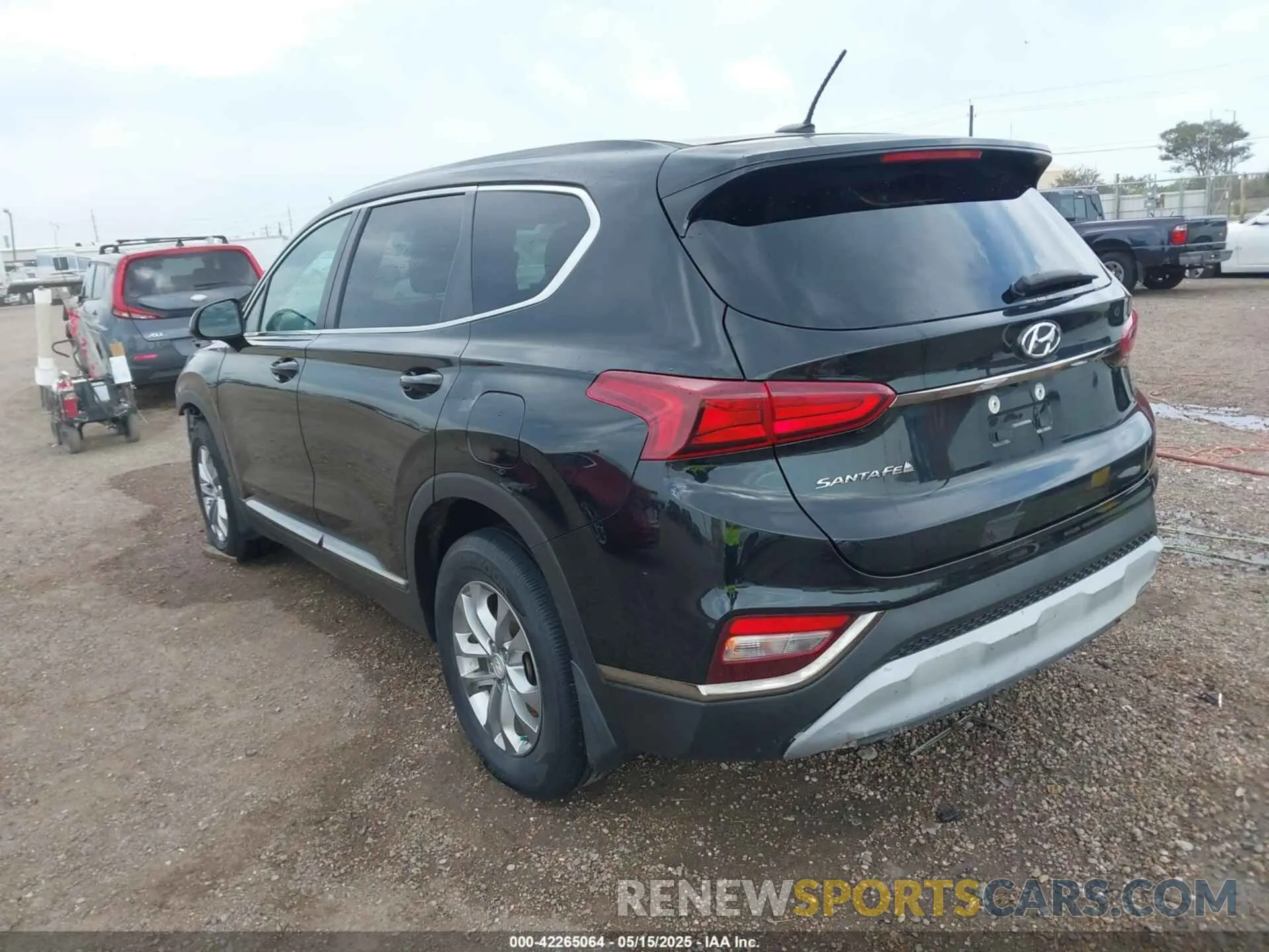 3 Photograph of a damaged car 5NMS23AD0KH122236 HYUNDAI SANTA FE 2019