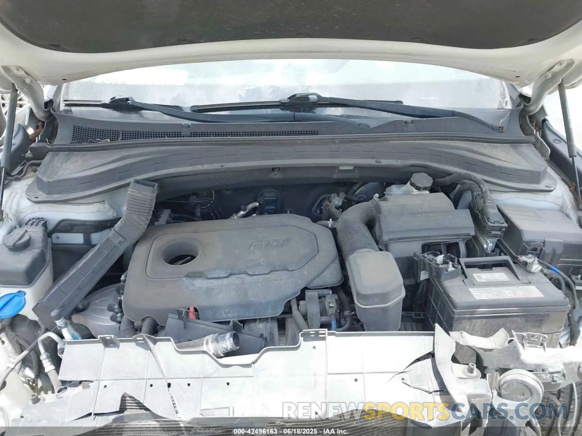 10 Photograph of a damaged car 5NMS23AD1KH015566 HYUNDAI SANTA FE 2019