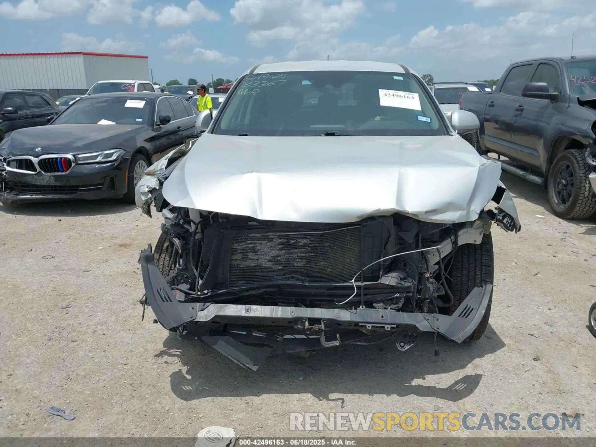 6 Photograph of a damaged car 5NMS23AD1KH015566 HYUNDAI SANTA FE 2019