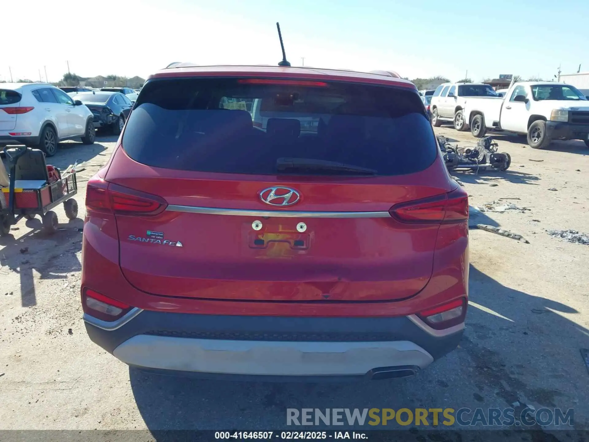 16 Photograph of a damaged car 5NMS23AD1KH086444 HYUNDAI SANTA FE 2019