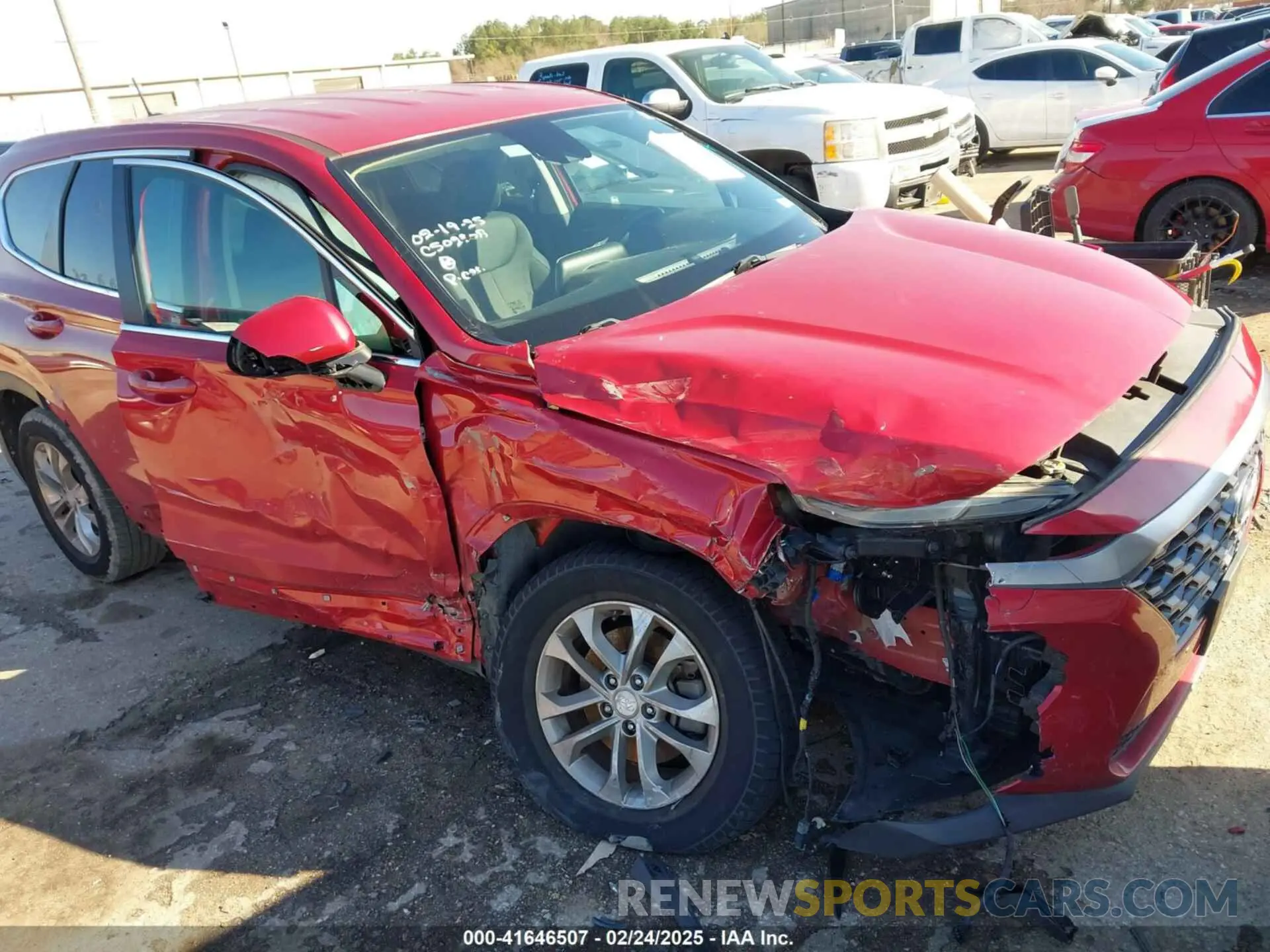 6 Photograph of a damaged car 5NMS23AD1KH086444 HYUNDAI SANTA FE 2019