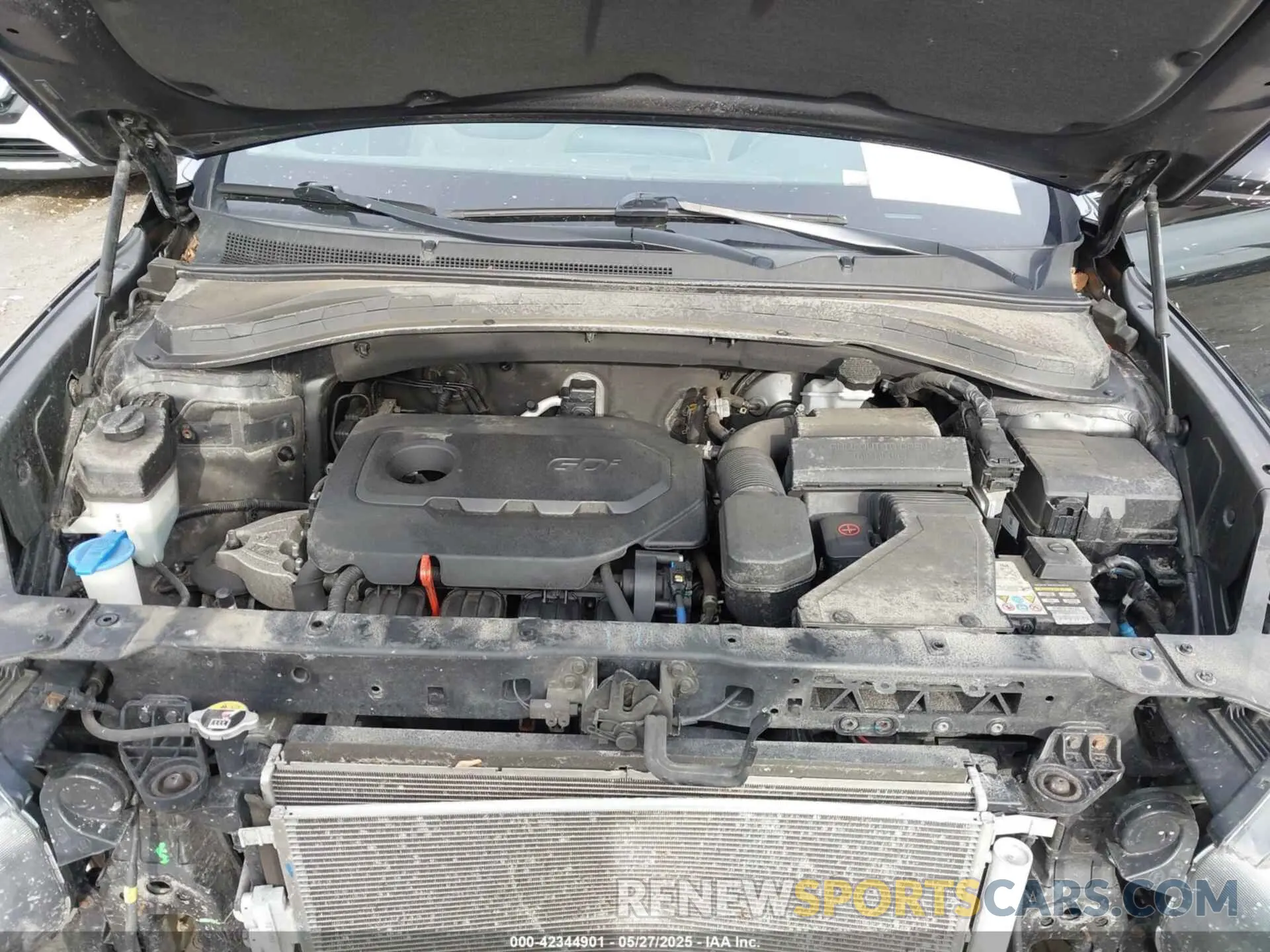 10 Photograph of a damaged car 5NMS23AD2KH000560 HYUNDAI SANTA FE 2019