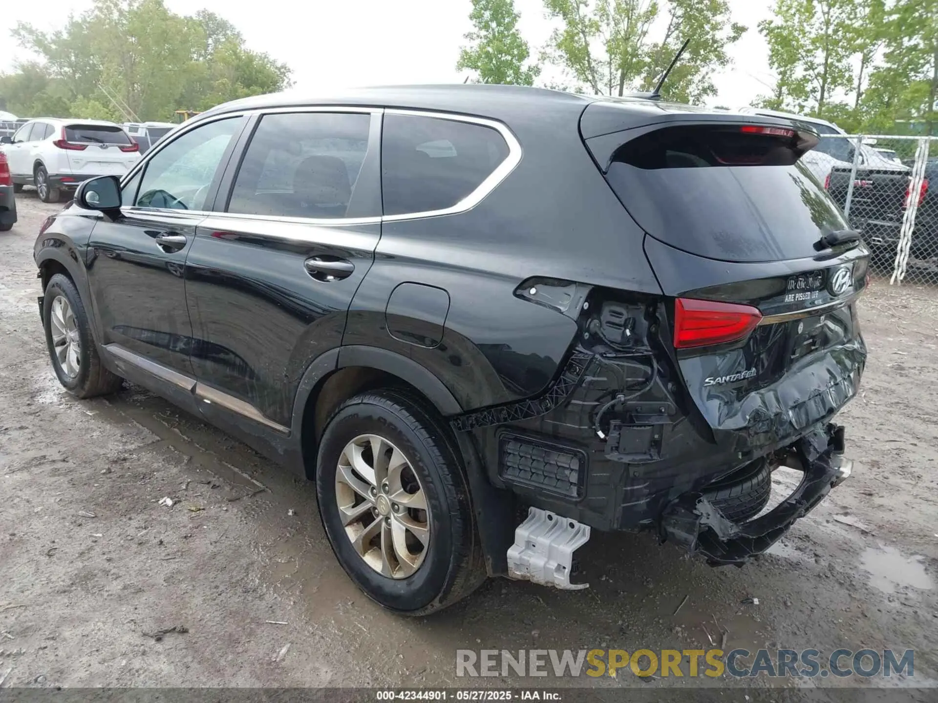 3 Photograph of a damaged car 5NMS23AD2KH000560 HYUNDAI SANTA FE 2019