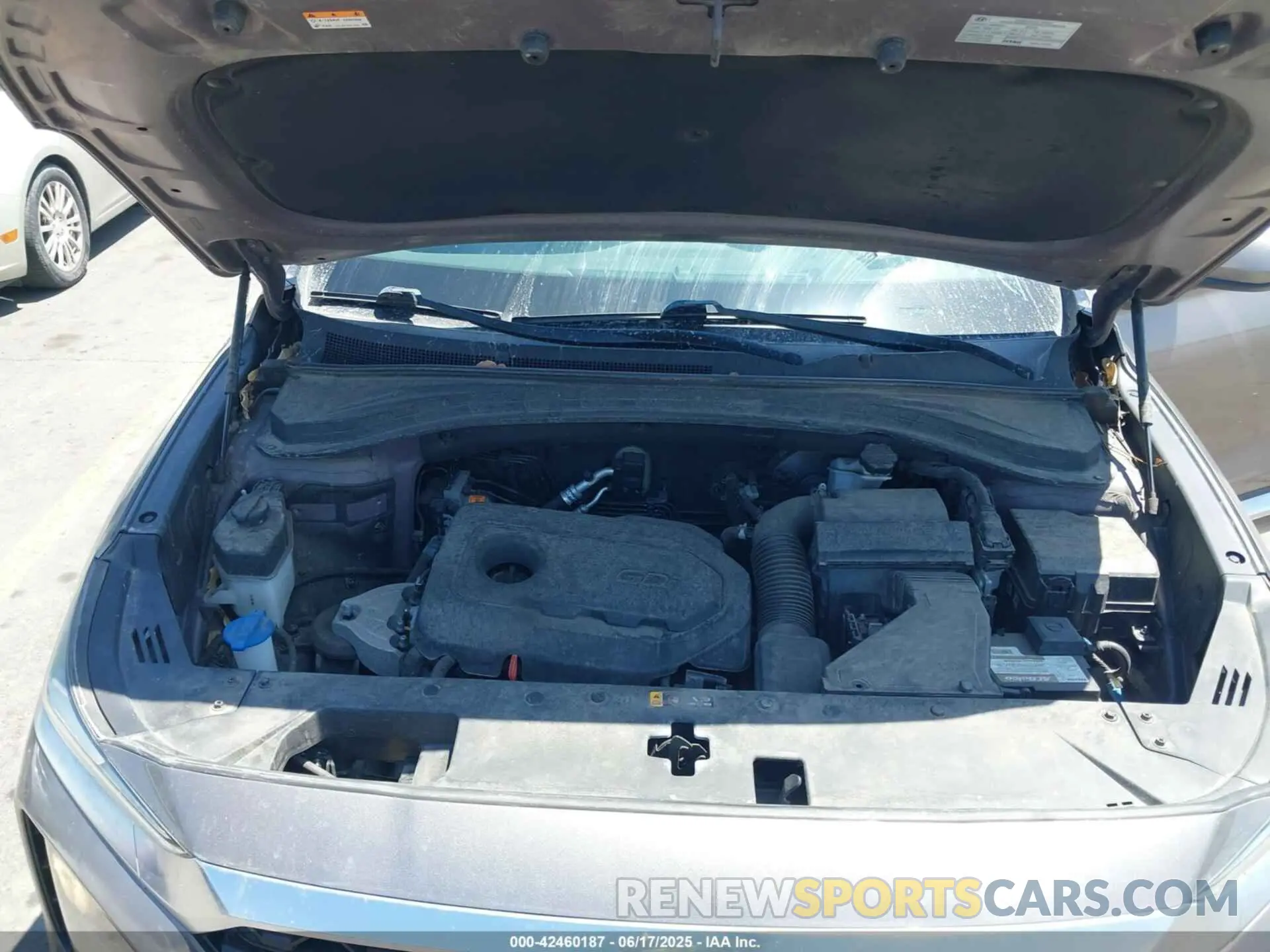 10 Photograph of a damaged car 5NMS23AD2KH009713 HYUNDAI SANTA FE 2019