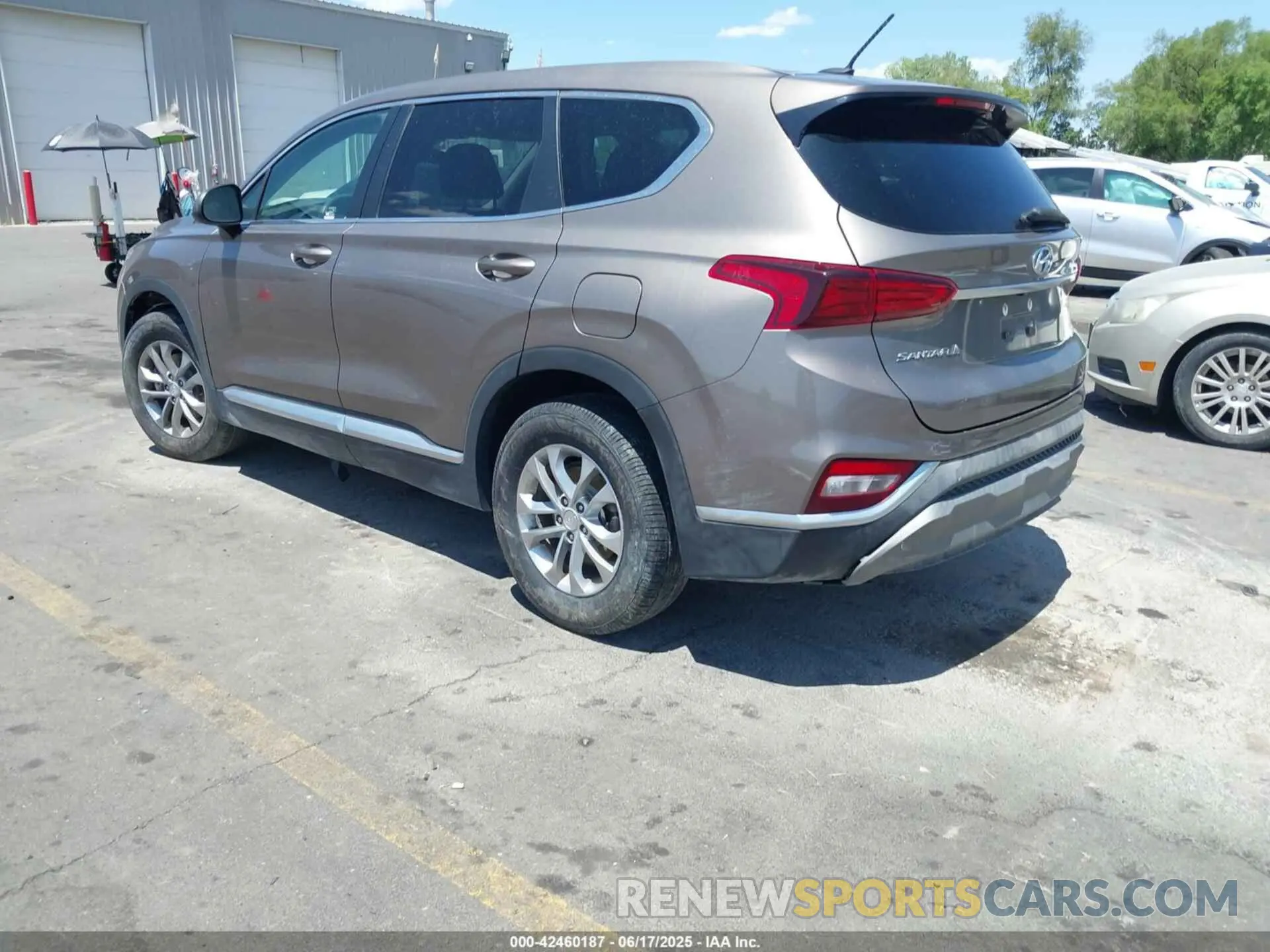 3 Photograph of a damaged car 5NMS23AD2KH009713 HYUNDAI SANTA FE 2019