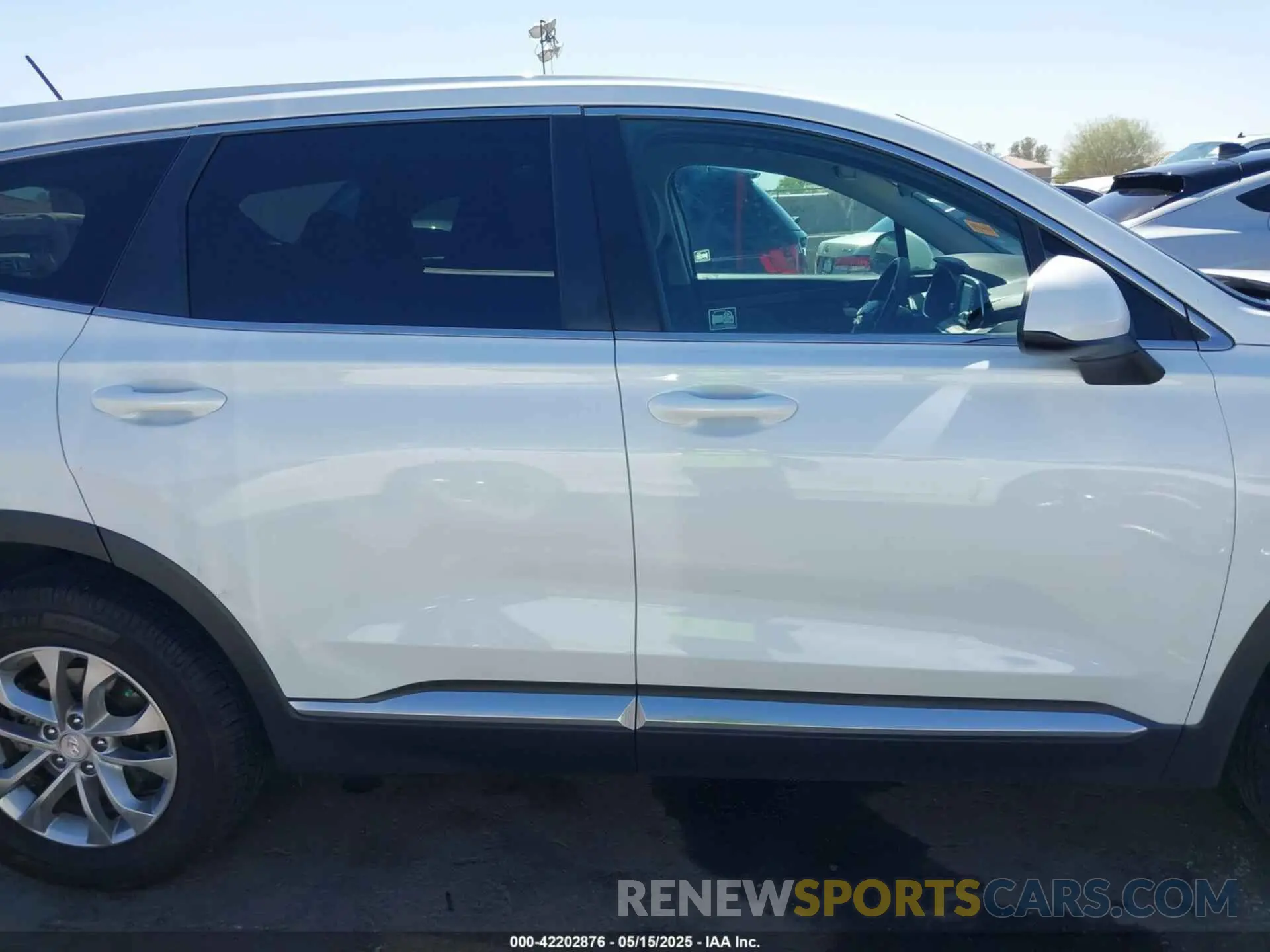 14 Photograph of a damaged car 5NMS23AD2KH010649 HYUNDAI SANTA FE 2019