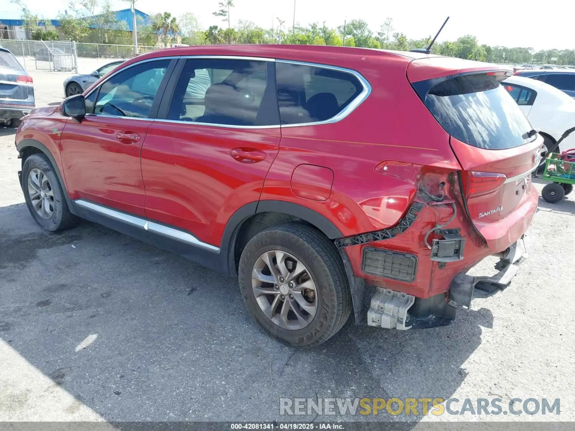3 Photograph of a damaged car 5NMS23AD2KH126160 HYUNDAI SANTA FE 2019