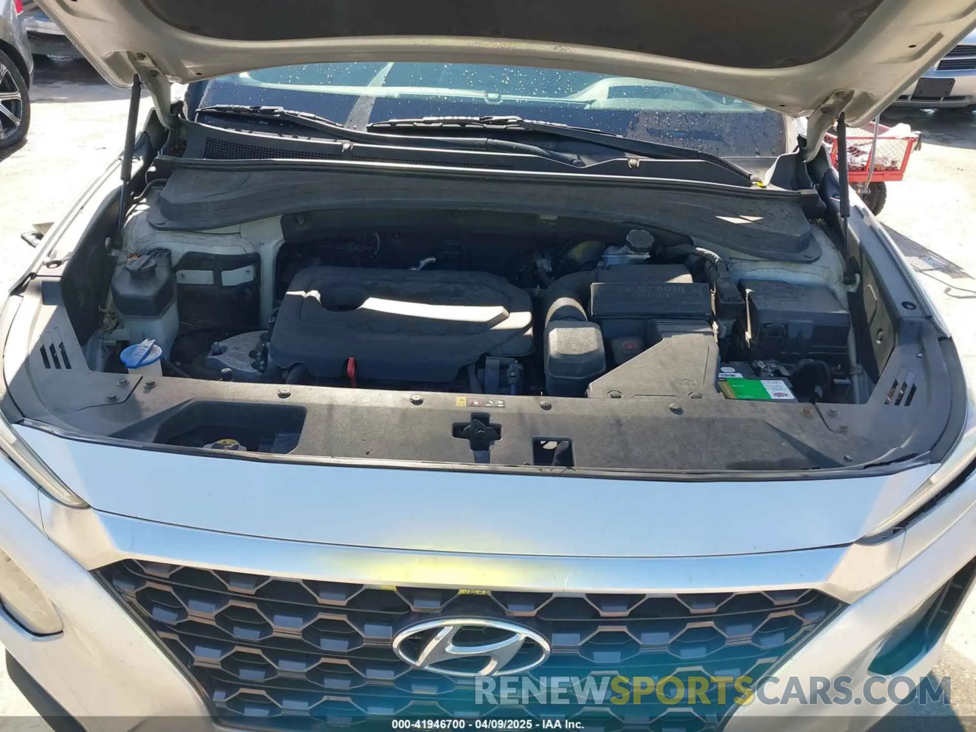 10 Photograph of a damaged car 5NMS23AD3KH030862 HYUNDAI SANTA FE 2019