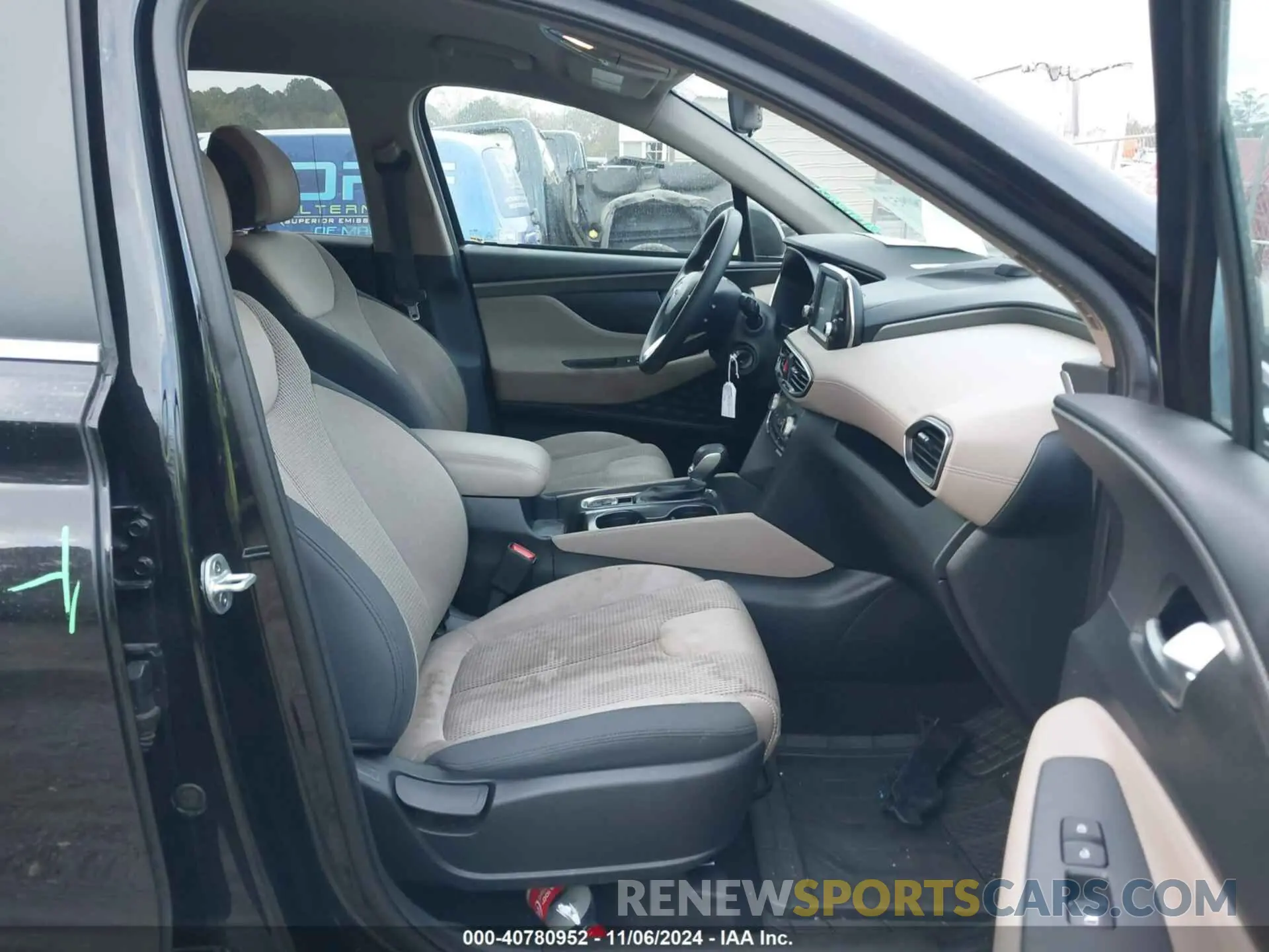5 Photograph of a damaged car 5NMS23AD3KH064655 HYUNDAI SANTA FE 2019