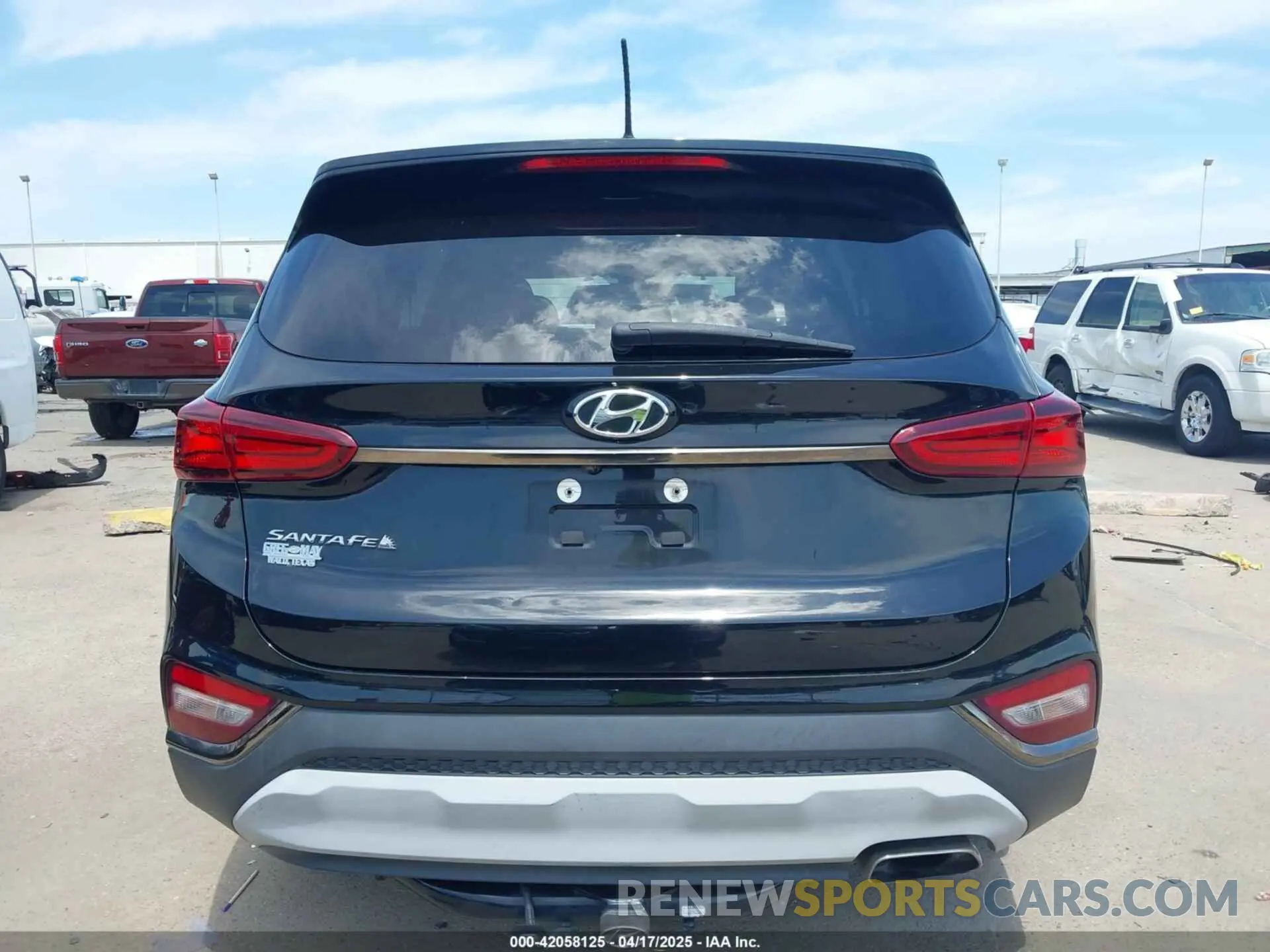 16 Photograph of a damaged car 5NMS23AD3KH129780 HYUNDAI SANTA FE 2019