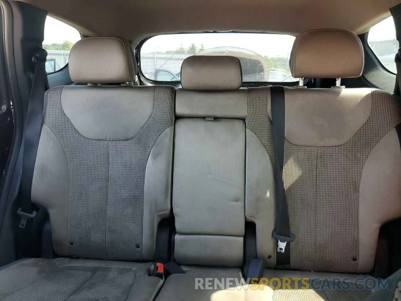 10 Photograph of a damaged car 5NMS23AD4KH033124 HYUNDAI SANTA FE 2019