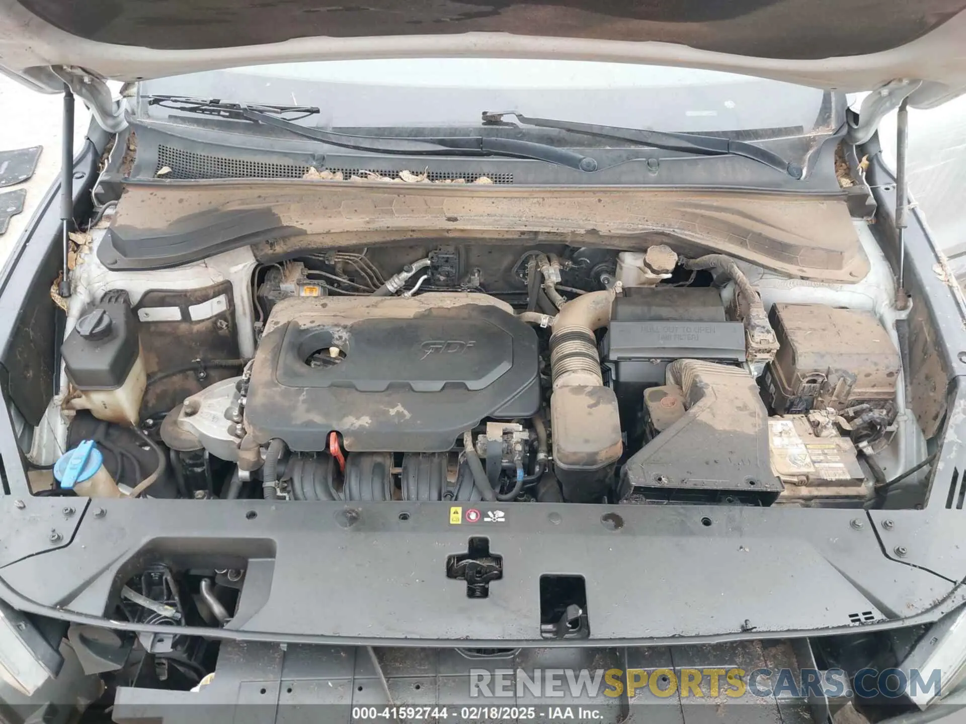 10 Photograph of a damaged car 5NMS23AD4KH034838 HYUNDAI SANTA FE 2019