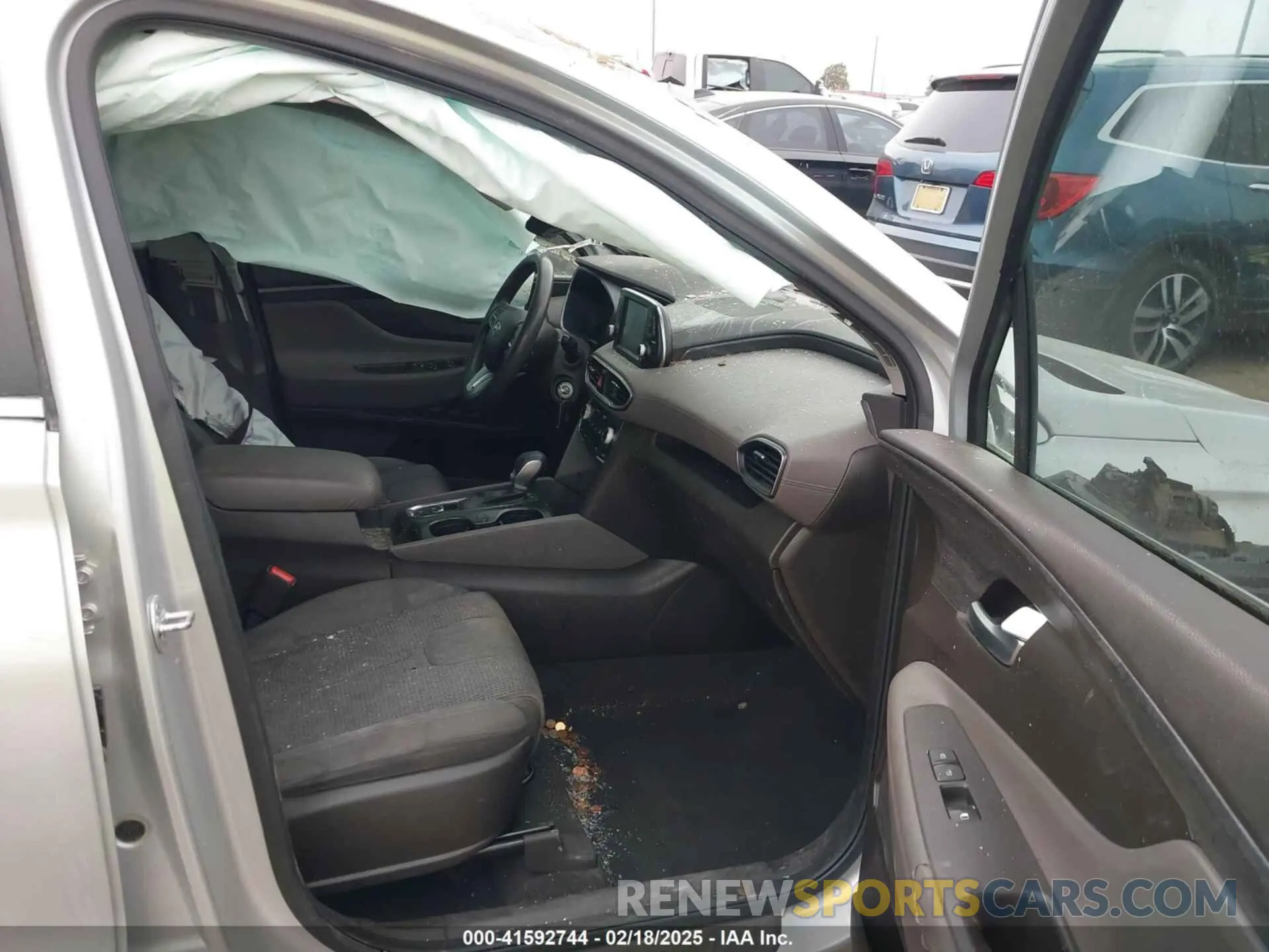 5 Photograph of a damaged car 5NMS23AD4KH034838 HYUNDAI SANTA FE 2019