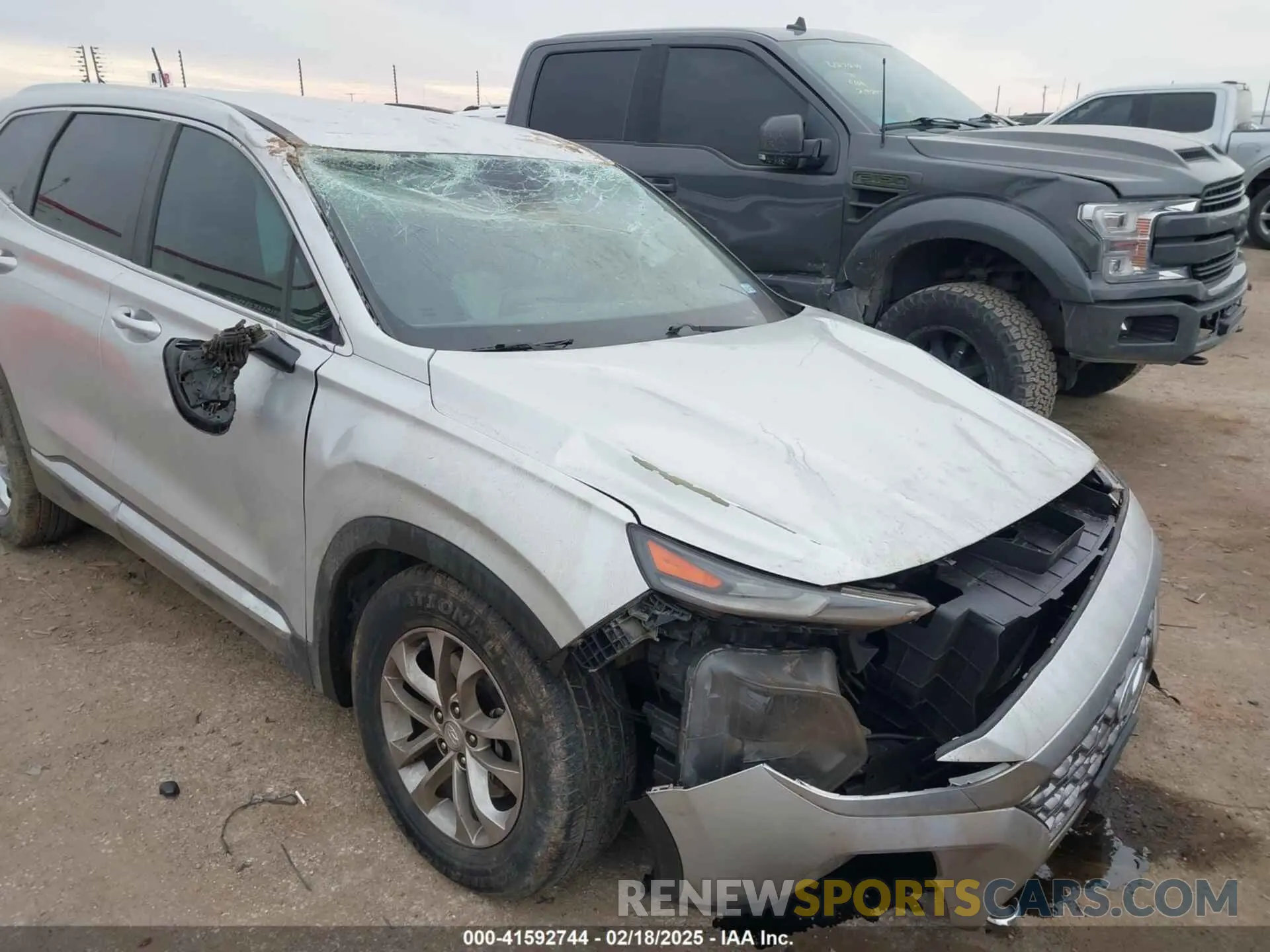 6 Photograph of a damaged car 5NMS23AD4KH034838 HYUNDAI SANTA FE 2019