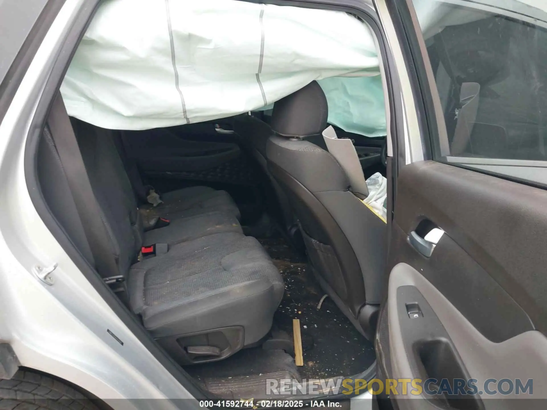 8 Photograph of a damaged car 5NMS23AD4KH034838 HYUNDAI SANTA FE 2019