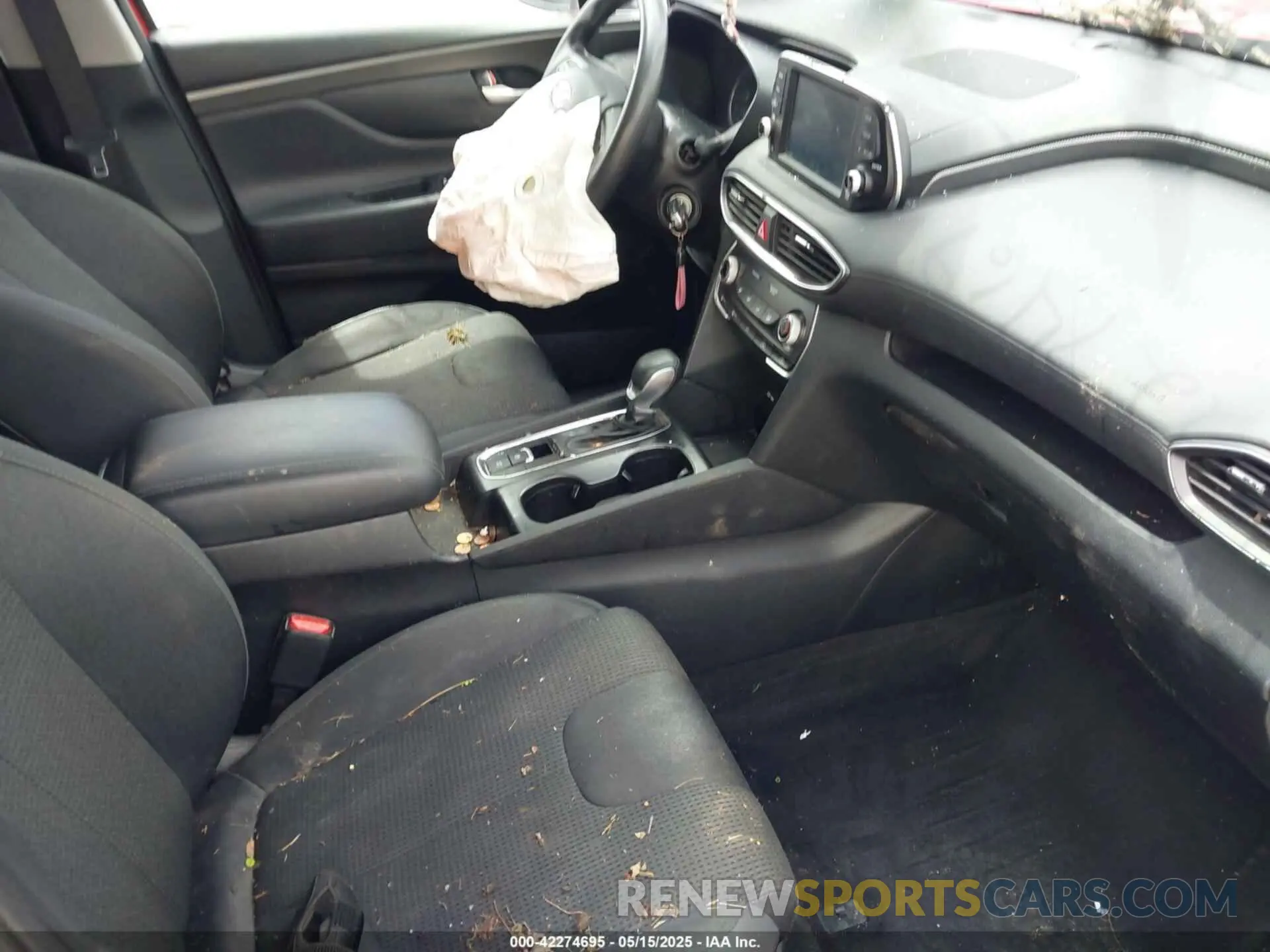 5 Photograph of a damaged car 5NMS23AD4KH079360 HYUNDAI SANTA FE 2019