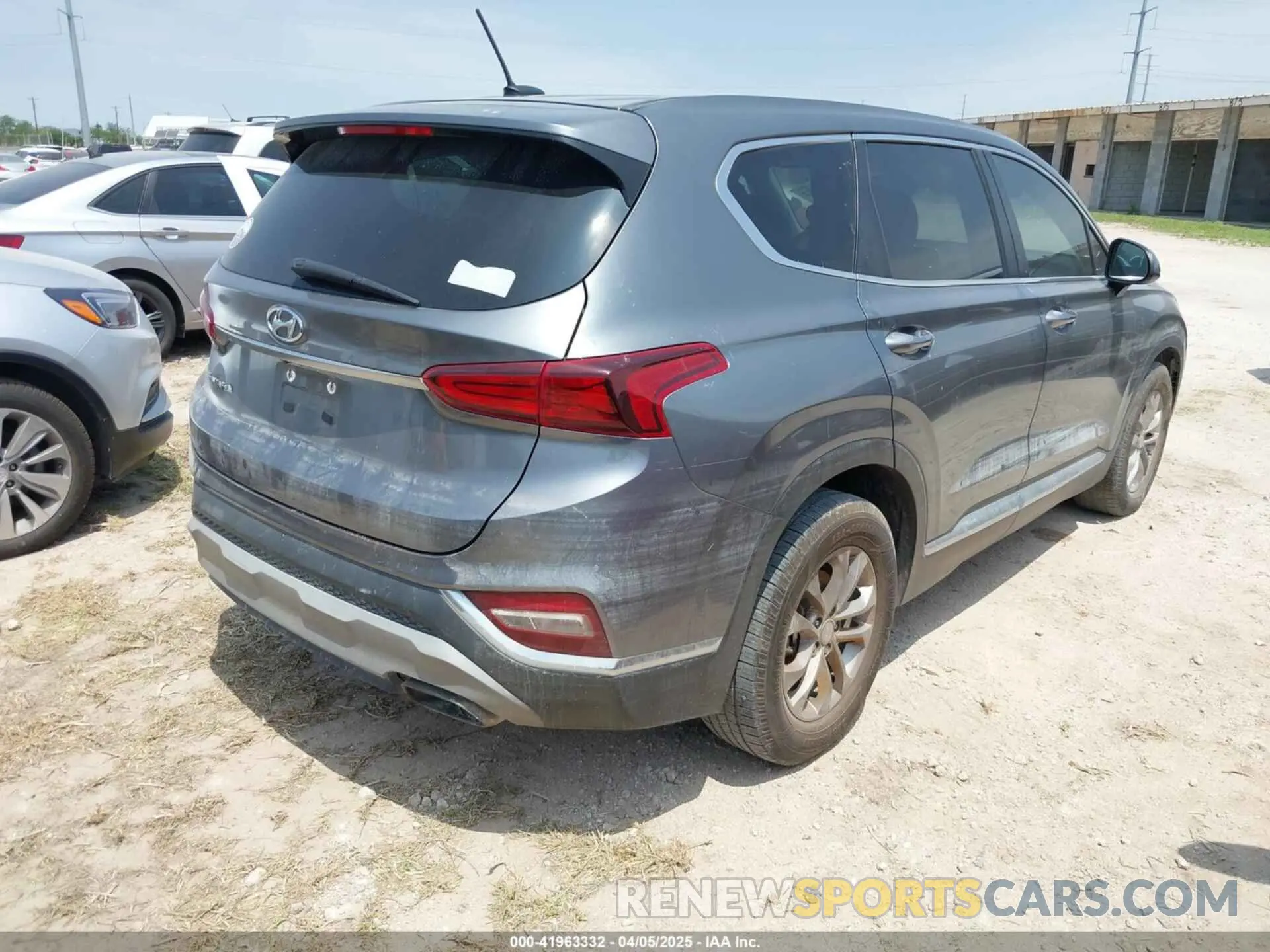4 Photograph of a damaged car 5NMS23AD4KH122353 HYUNDAI SANTA FE 2019