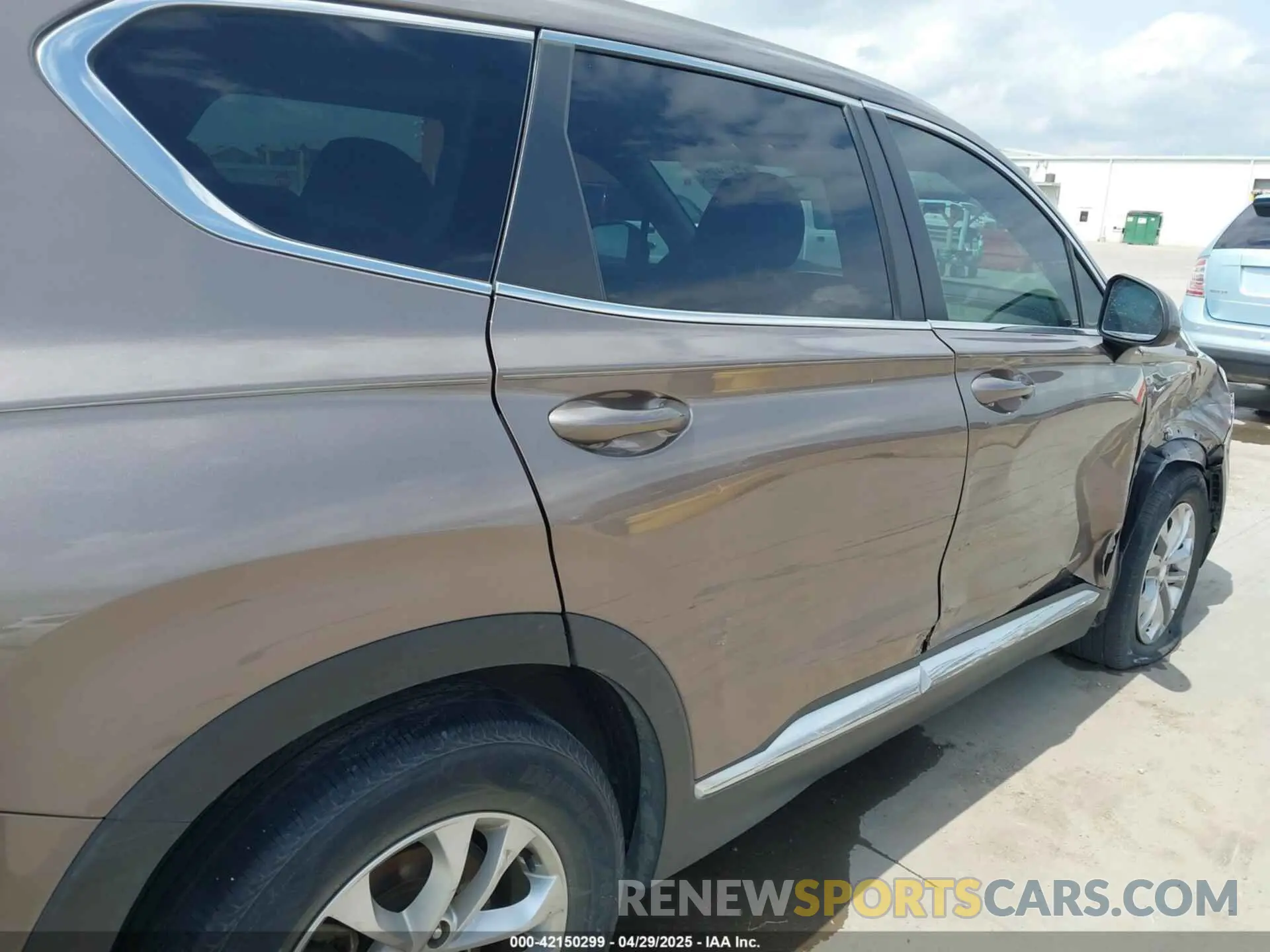 19 Photograph of a damaged car 5NMS23AD4KH132123 HYUNDAI SANTA FE 2019