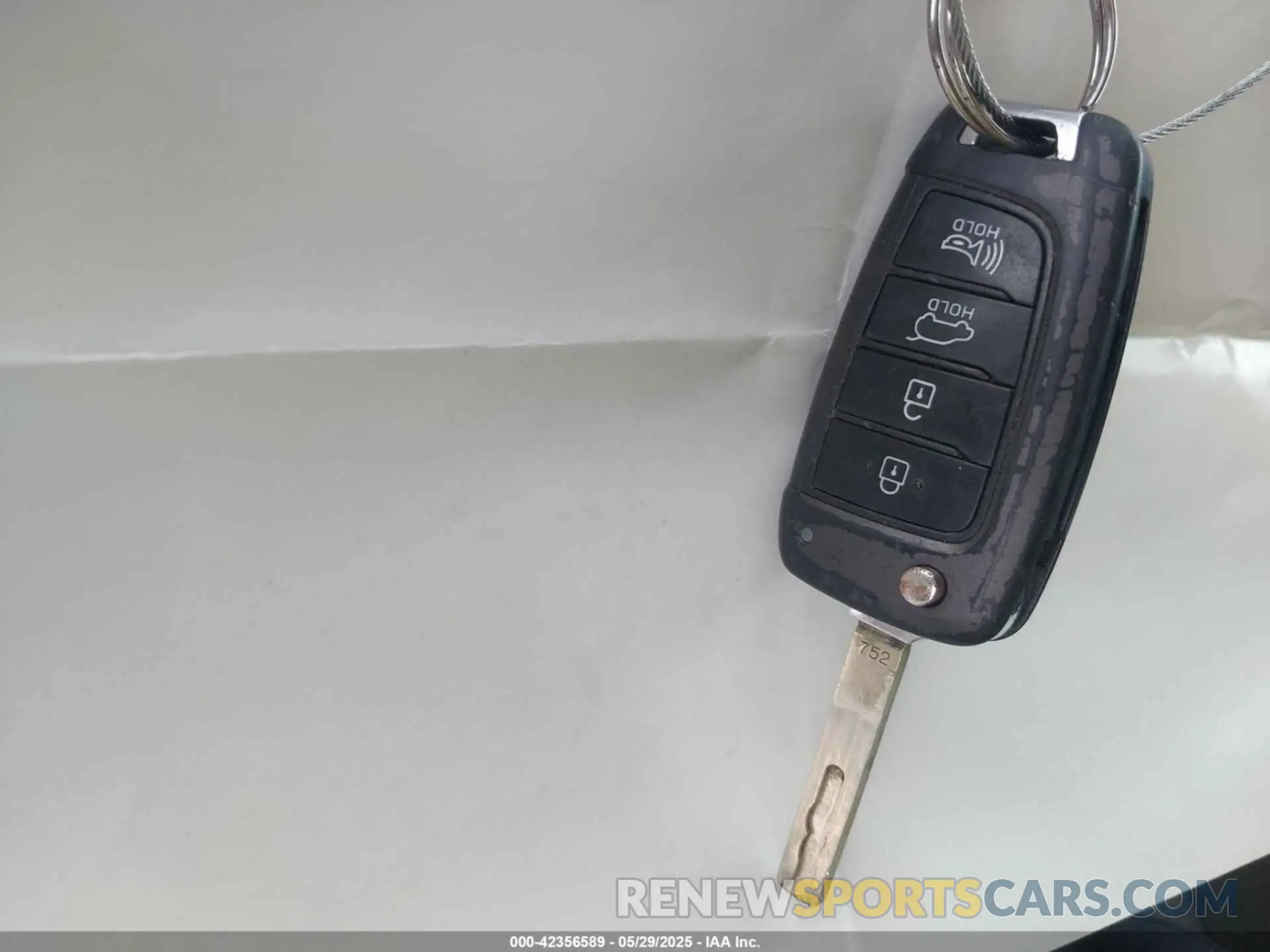 11 Photograph of a damaged car 5NMS23AD5KH011617 HYUNDAI SANTA FE 2019