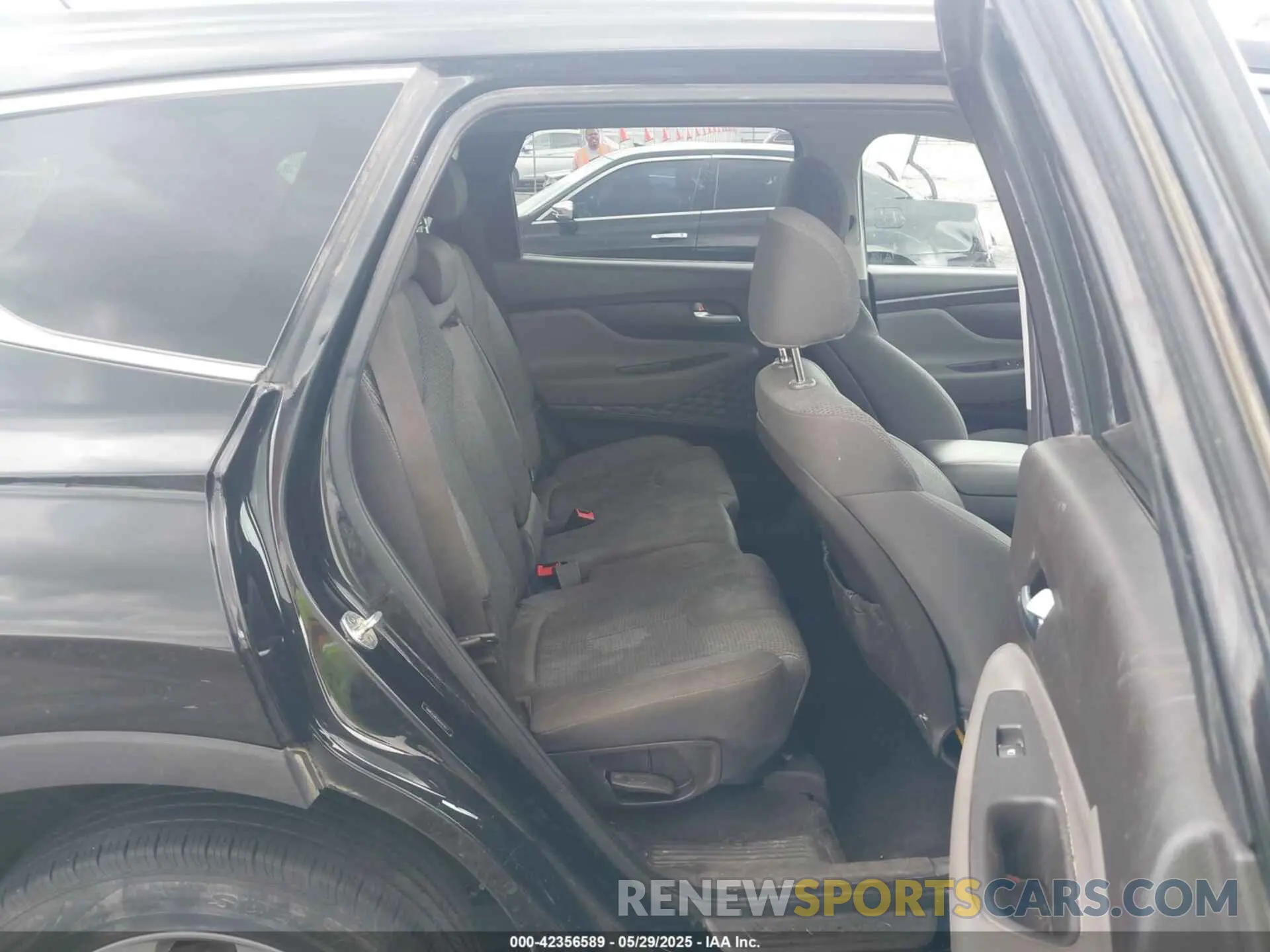 8 Photograph of a damaged car 5NMS23AD5KH011617 HYUNDAI SANTA FE 2019