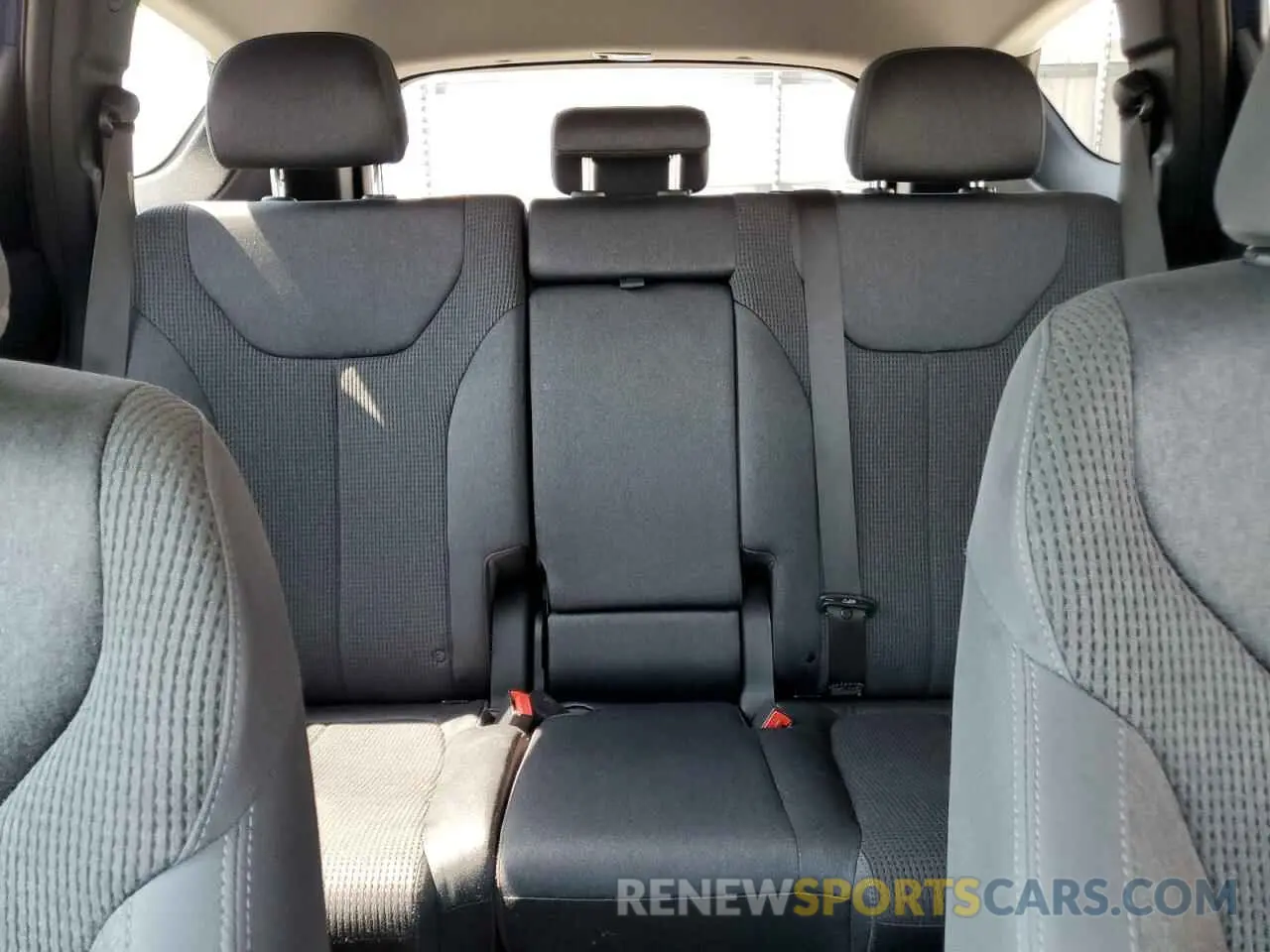 10 Photograph of a damaged car 5NMS23AD5KH041894 HYUNDAI SANTA FE 2019