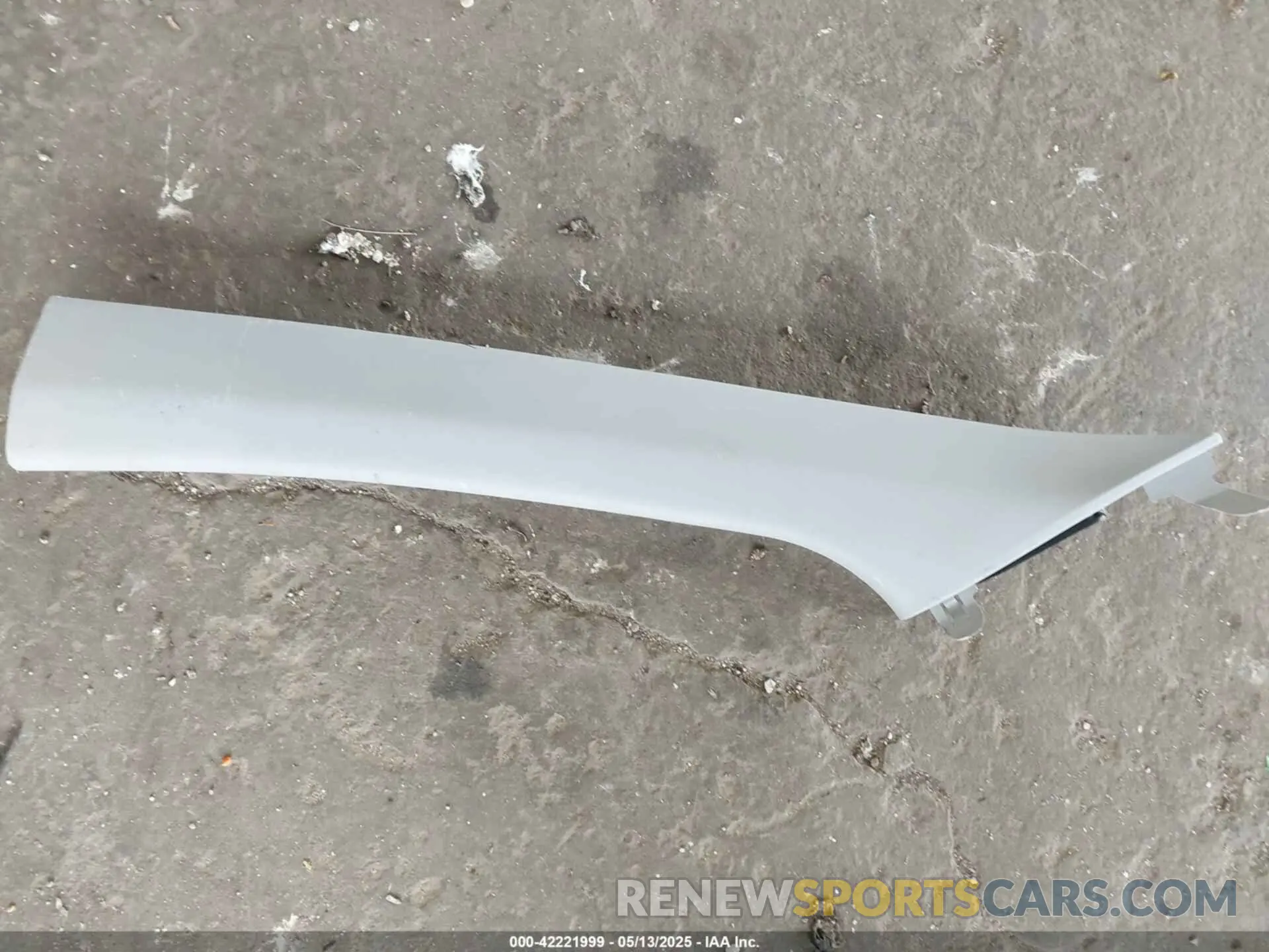 12 Photograph of a damaged car 5NMS23AD5KH105321 HYUNDAI SANTA FE 2019