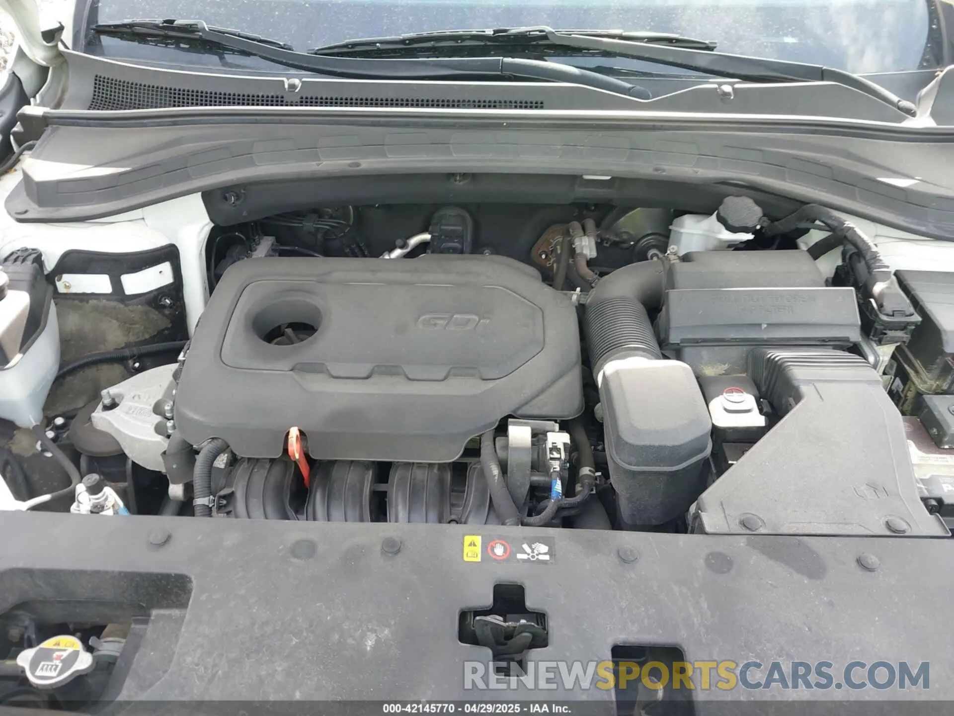 10 Photograph of a damaged car 5NMS23AD6KH049132 HYUNDAI SANTA FE 2019