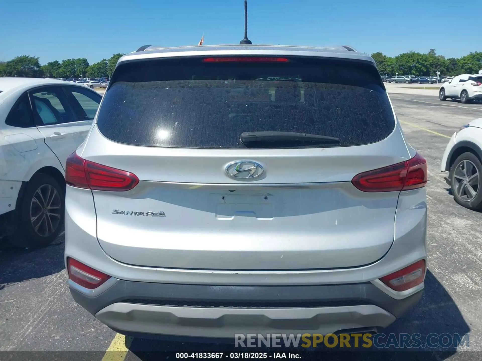 17 Photograph of a damaged car 5NMS23AD6KH085029 HYUNDAI SANTA FE 2019