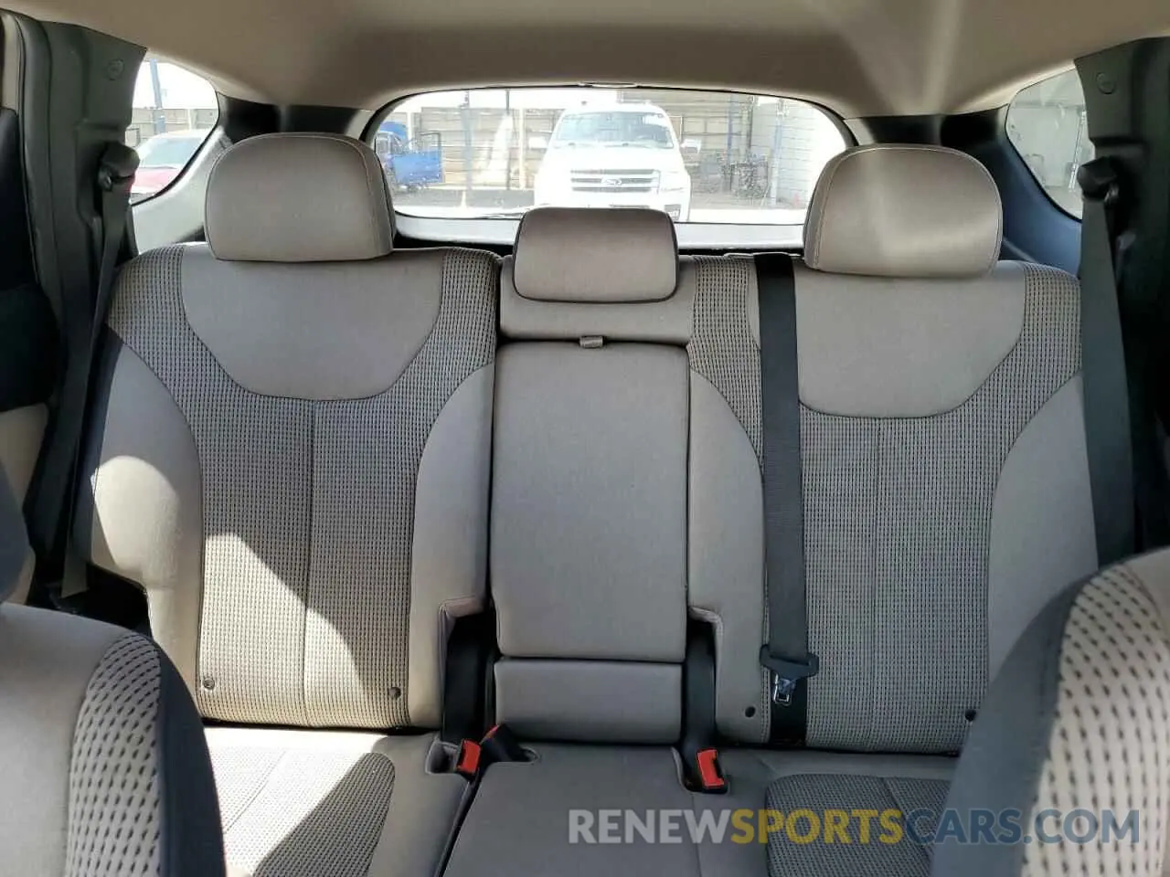 10 Photograph of a damaged car 5NMS23AD7KH005186 HYUNDAI SANTA FE 2019
