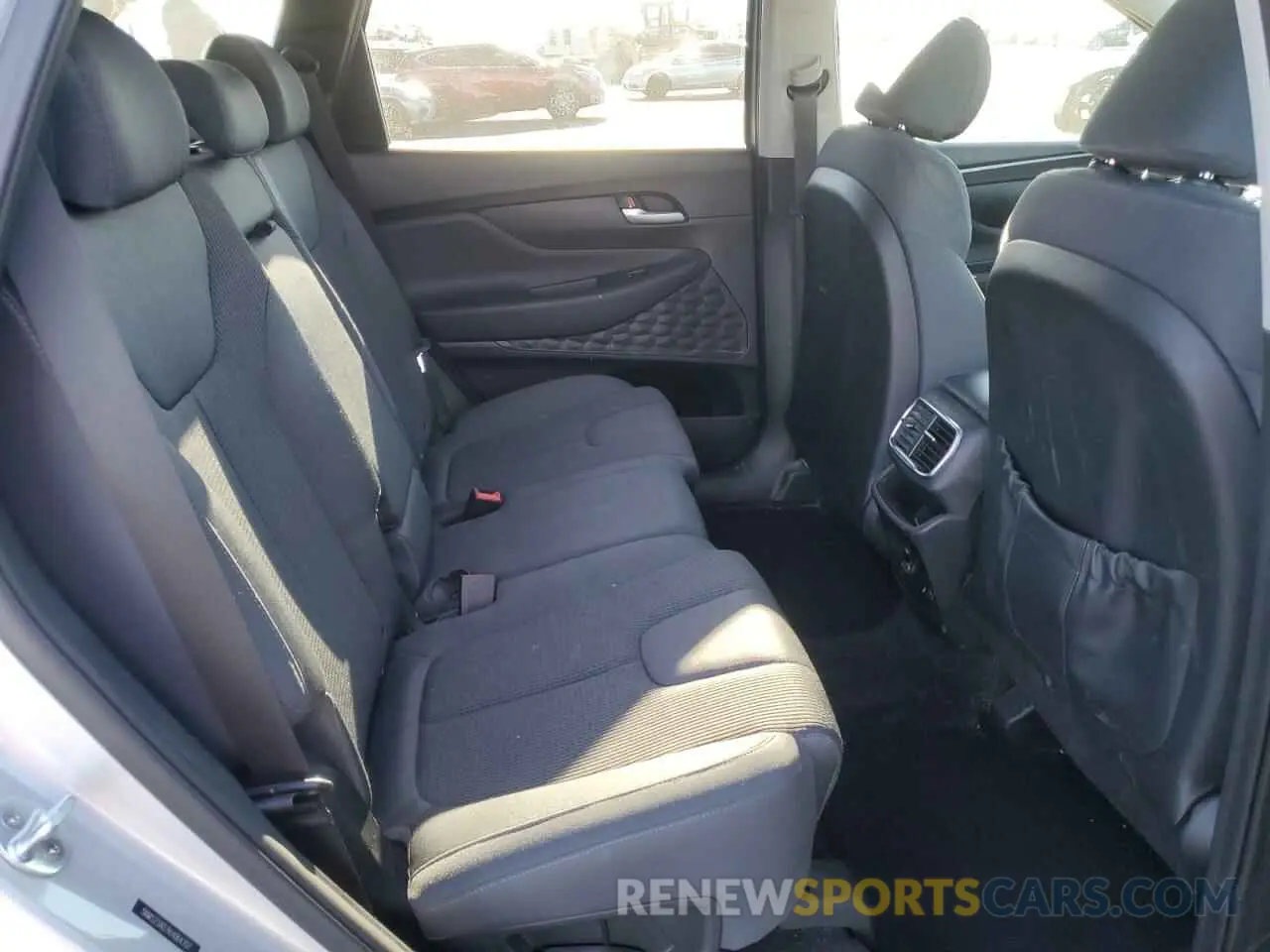 11 Photograph of a damaged car 5NMS23AD7KH064707 HYUNDAI SANTA FE 2019