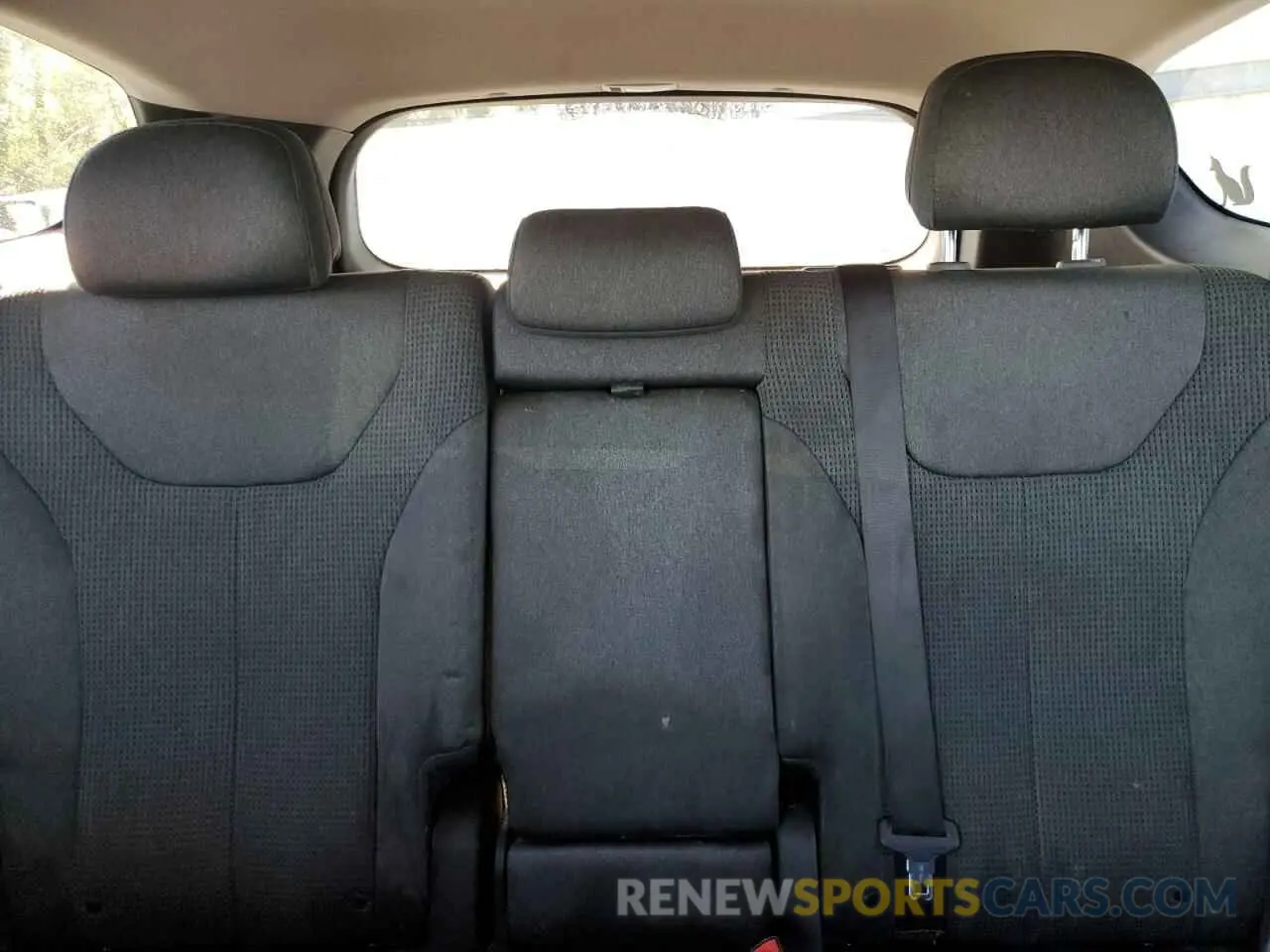 10 Photograph of a damaged car 5NMS23AD7KH087453 HYUNDAI SANTA FE 2019