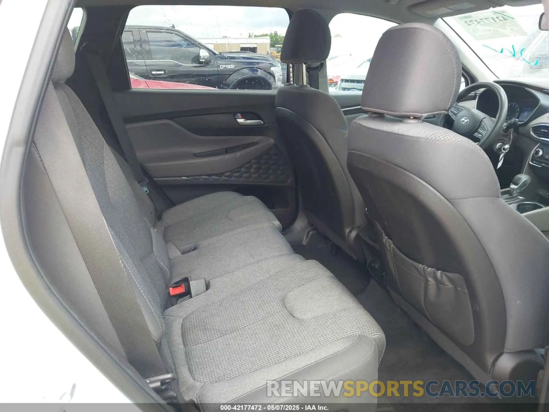 8 Photograph of a damaged car 5NMS23AD7KH110388 HYUNDAI SANTA FE 2019