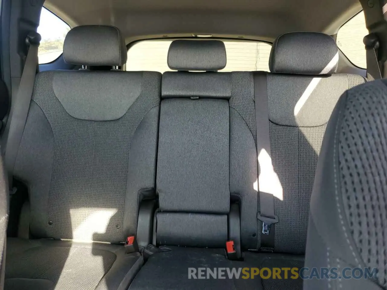 10 Photograph of a damaged car 5NMS23AD8KH016066 HYUNDAI SANTA FE 2019