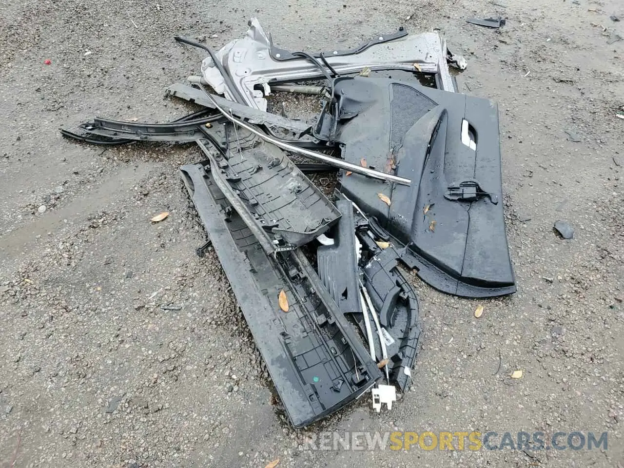 13 Photograph of a damaged car 5NMS23AD8KH035586 HYUNDAI SANTA FE 2019
