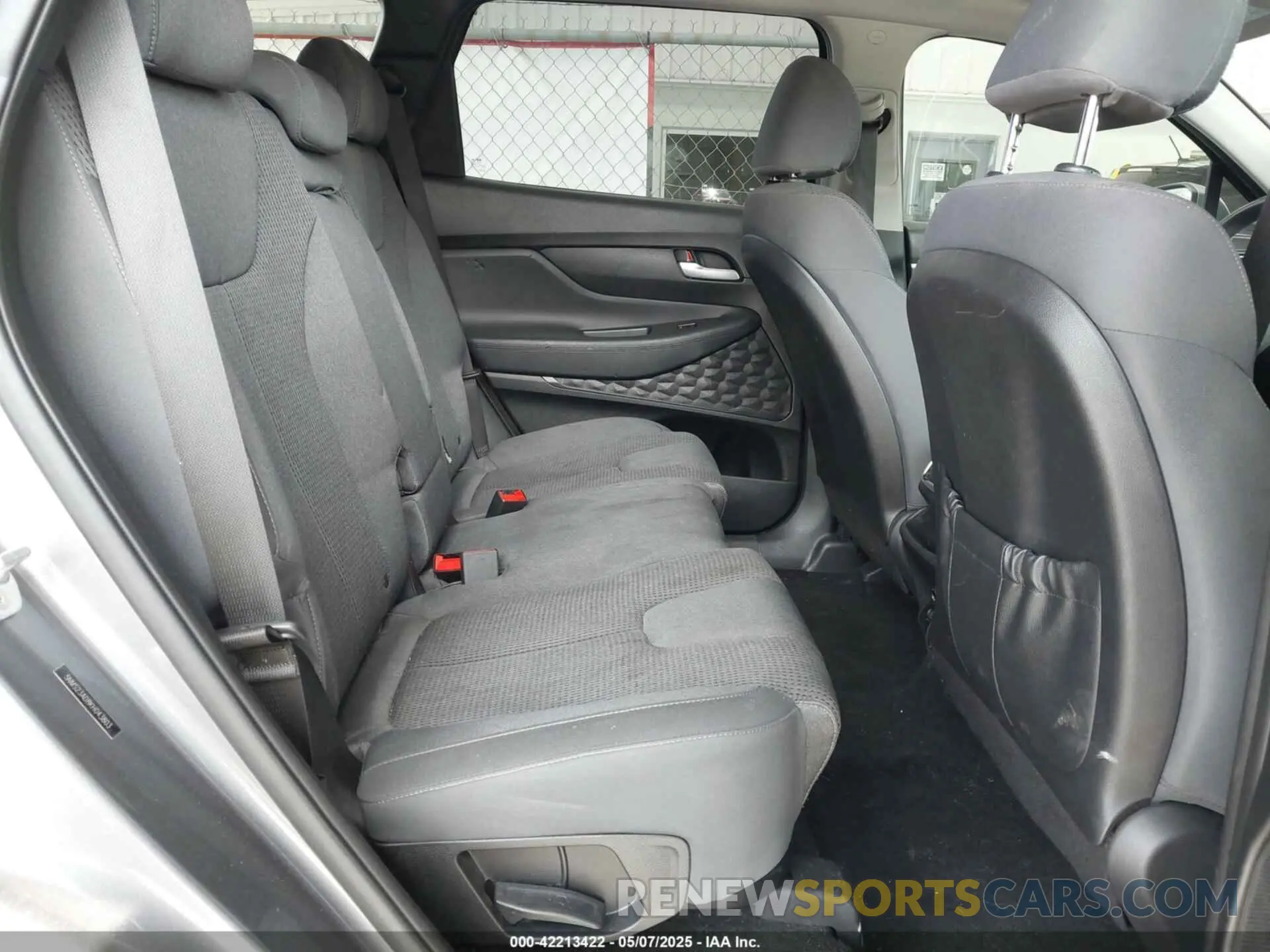 8 Photograph of a damaged car 5NMS23AD8KH043803 HYUNDAI SANTA FE 2019