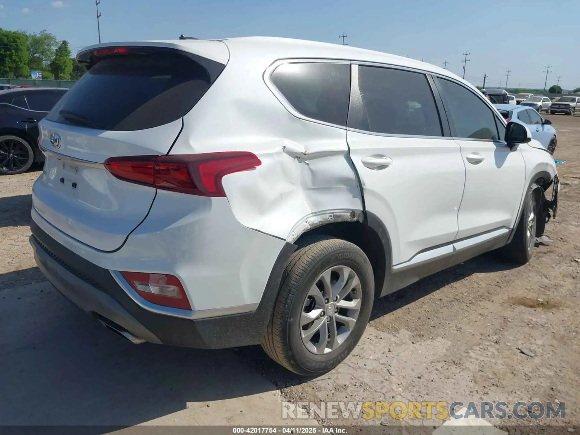 4 Photograph of a damaged car 5NMS23AD8KH051223 HYUNDAI SANTA FE 2019