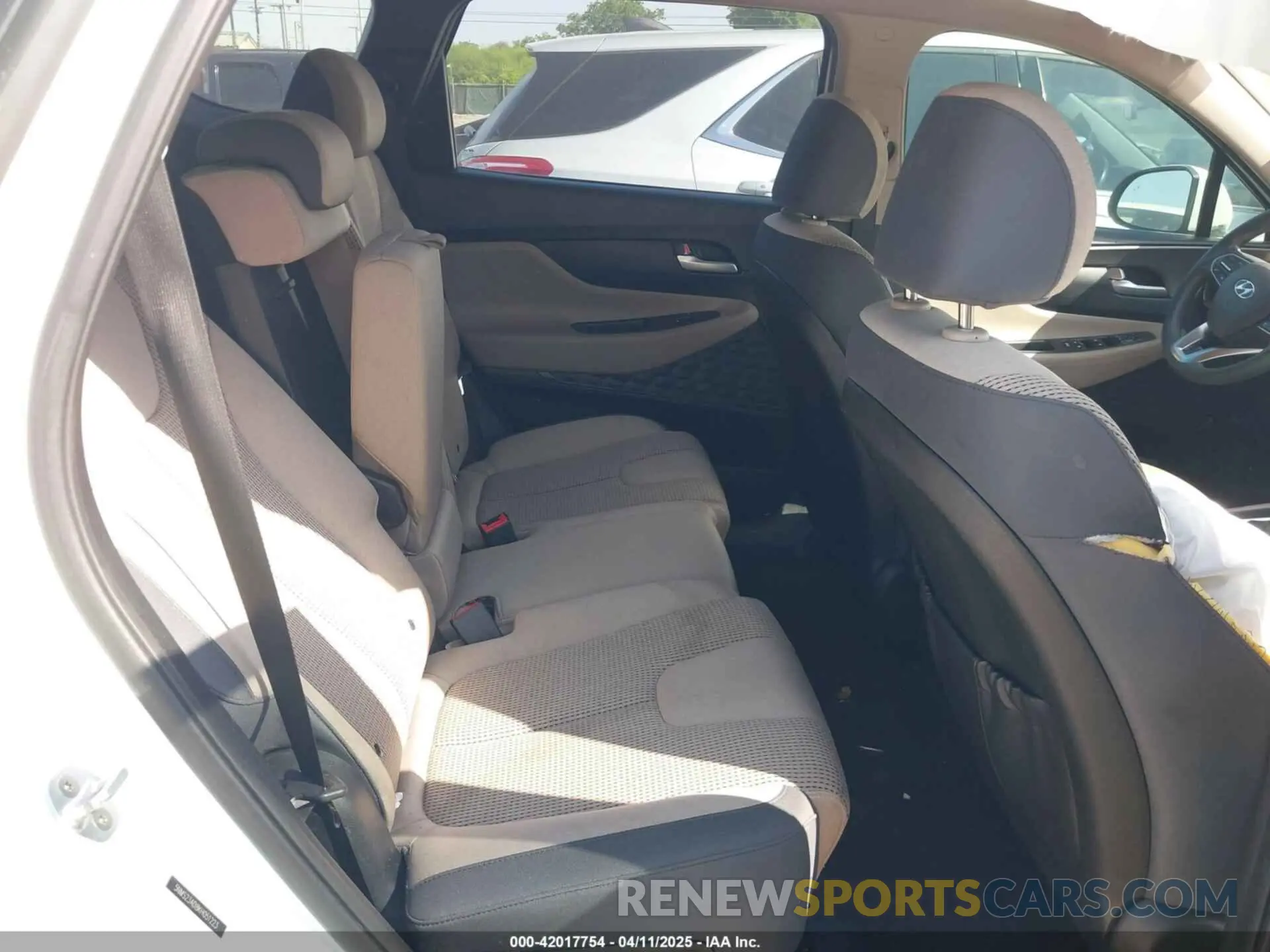 8 Photograph of a damaged car 5NMS23AD8KH051223 HYUNDAI SANTA FE 2019