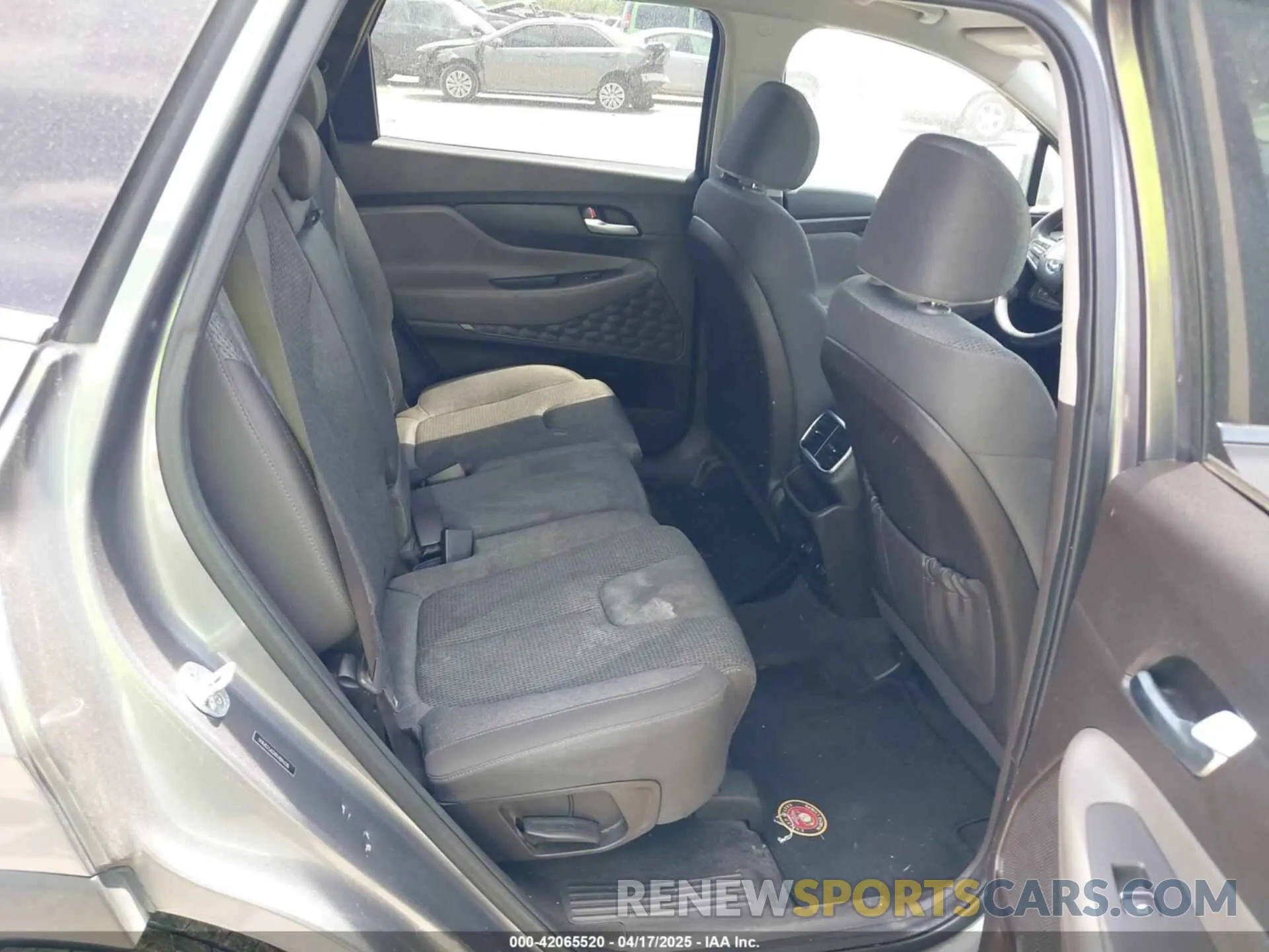 8 Photograph of a damaged car 5NMS23AD8KH096310 HYUNDAI SANTA FE 2019